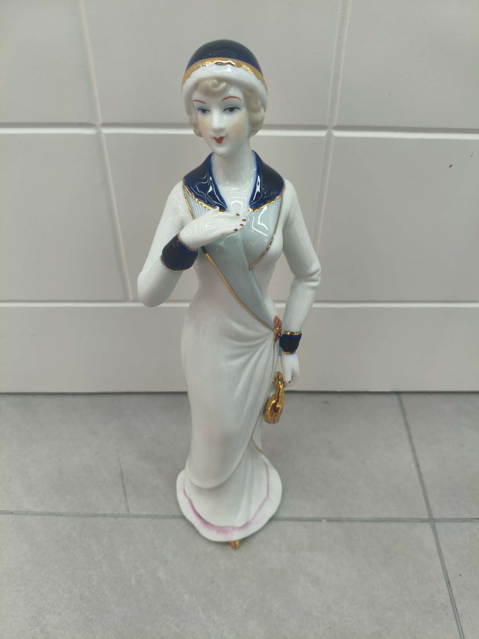 高温描金陶瓷人物美女摆件