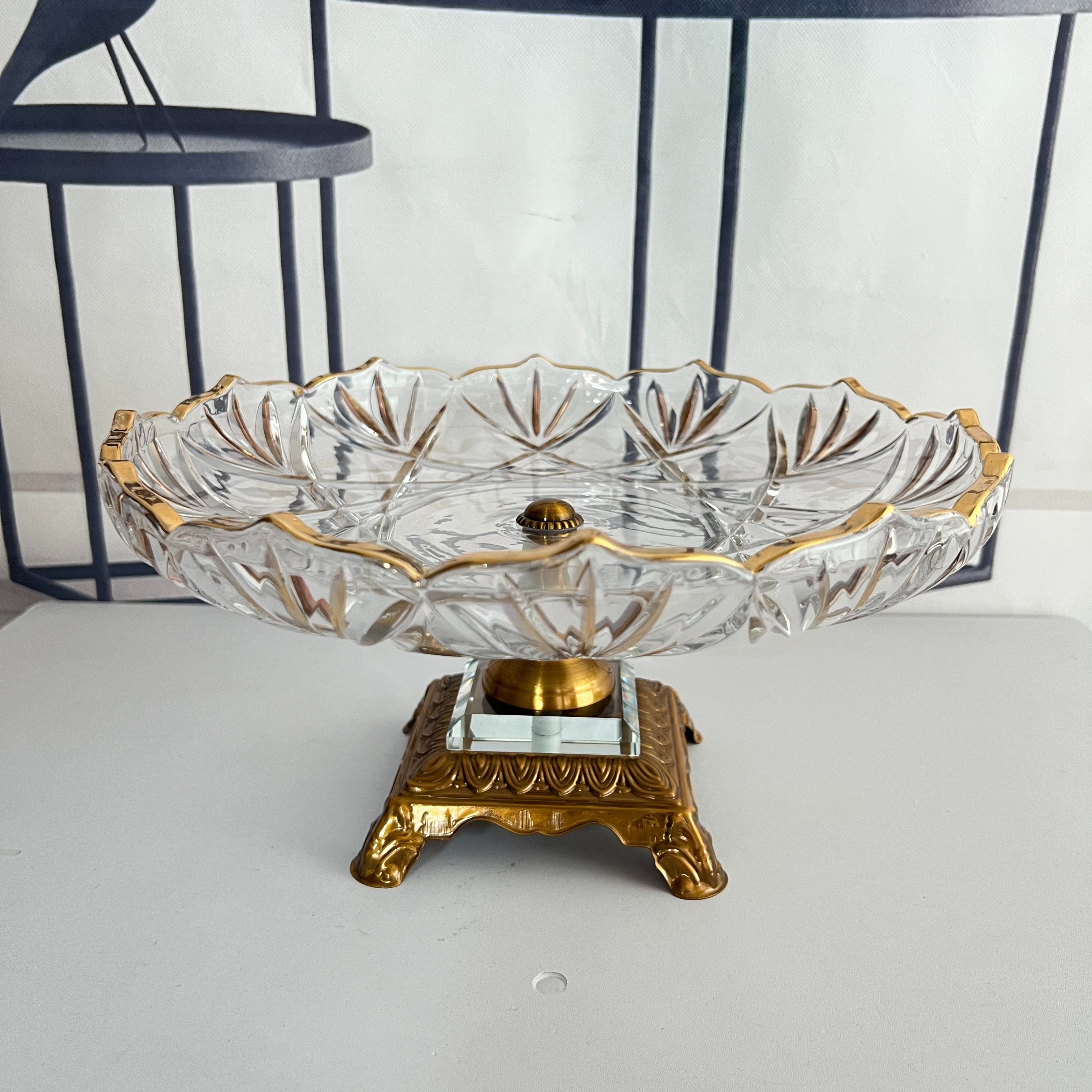 Decorative fruit plates, rattan woven fruit baskets, resin accessories, irregular plates, creative home ornaments, convenient monitoring warning signs, dessert tables, gold-edge glass fruit plates, incense burners, aroma diffusers, European retro fruit plates Application Scenario