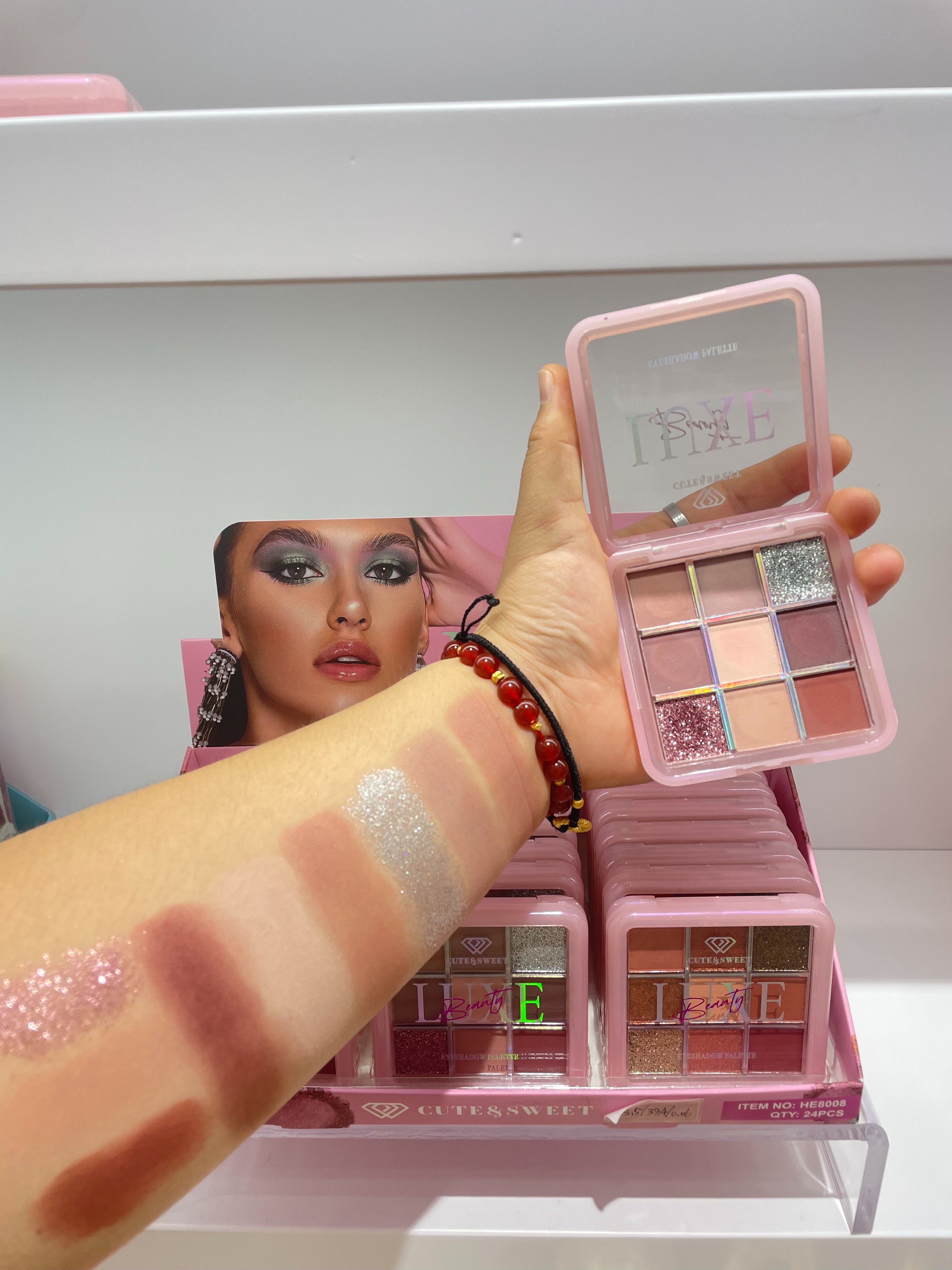 HSM factory store direct sales eyeshadow powder fine texture Eyeshadow cost performance is not the price, but the details, high-end feel and daily makeup effect pic 5