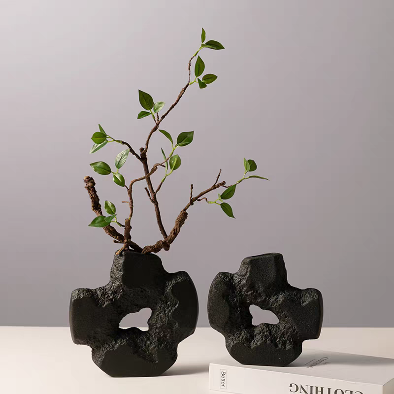 Ten simple styles of high-quality vases in white and black with simple meanings Application Scenario
