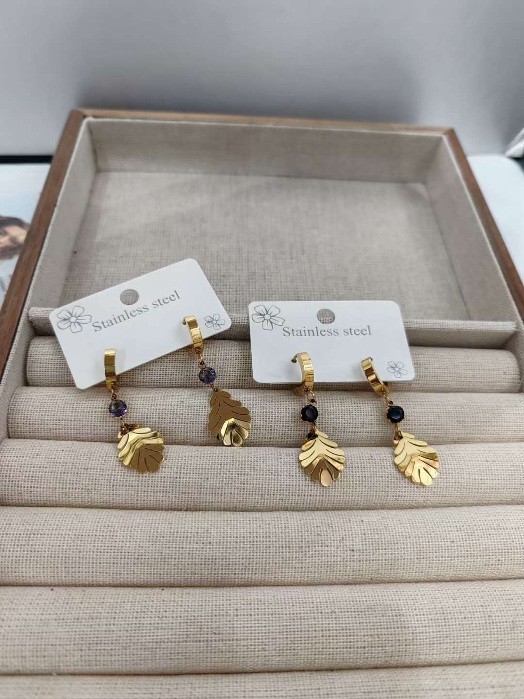 时尚百搭耳饰 个性设计潮流饰品 女士精致耳环产品图