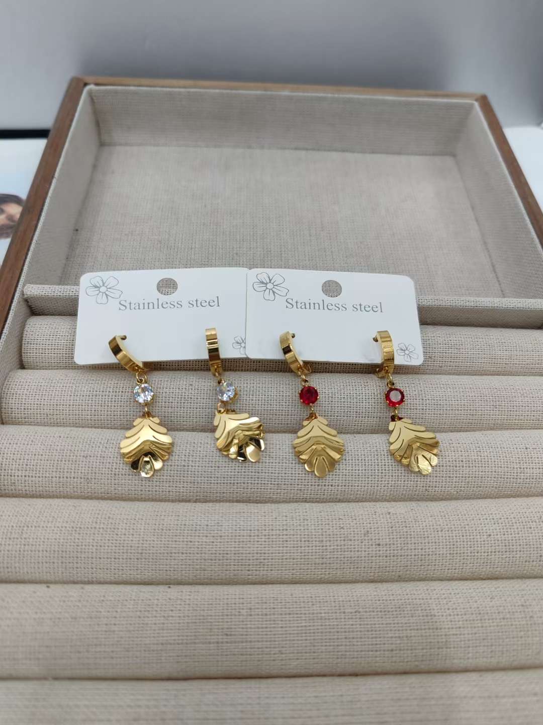 时尚百搭耳饰 个性设计潮流饰品 女士精致耳环