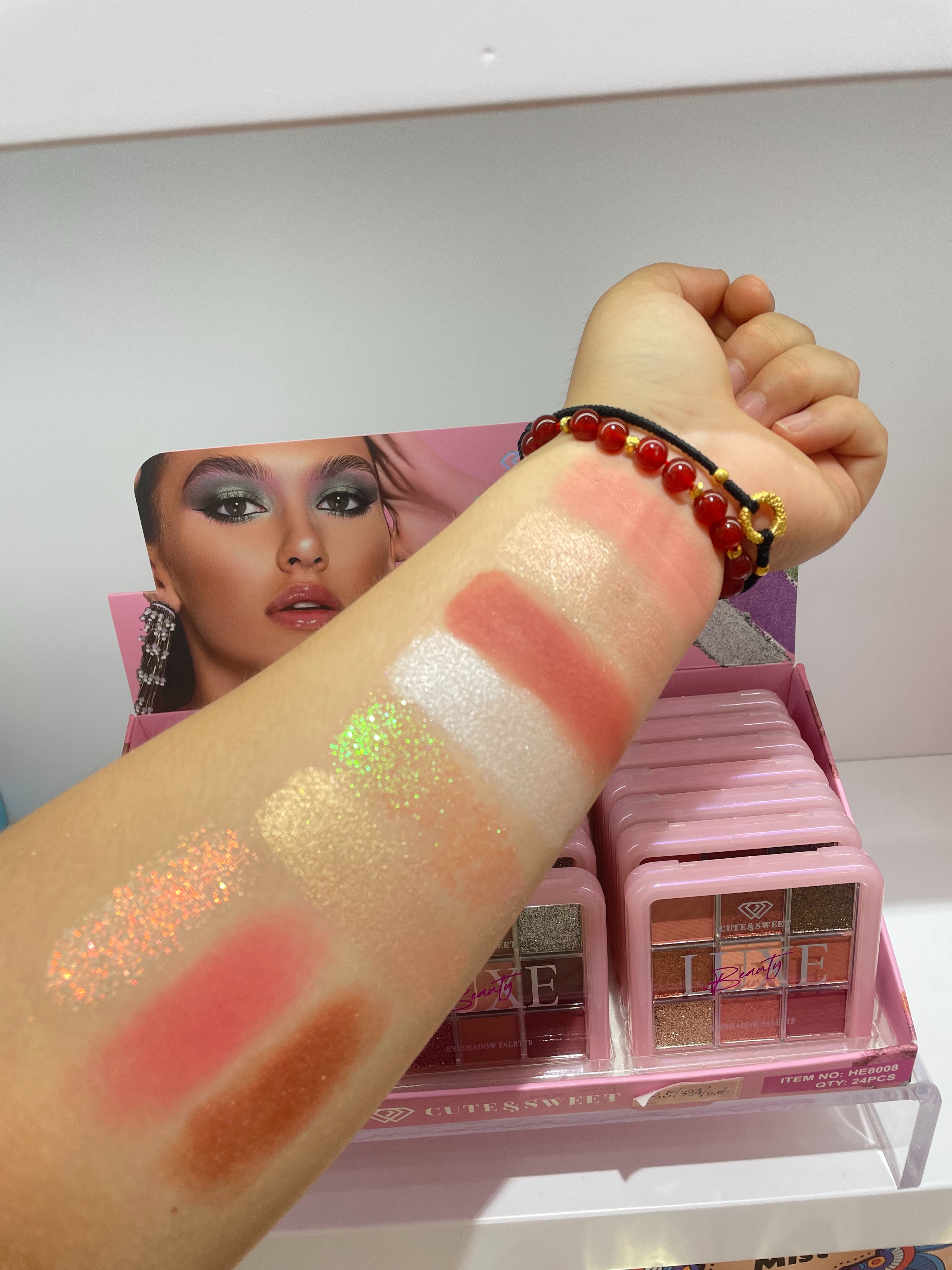 HSM factory store direct sales eyeshadow powder fine texture Eyeshadow cost performance is not the price, but the details, high-end feel and daily makeup effect pic 4