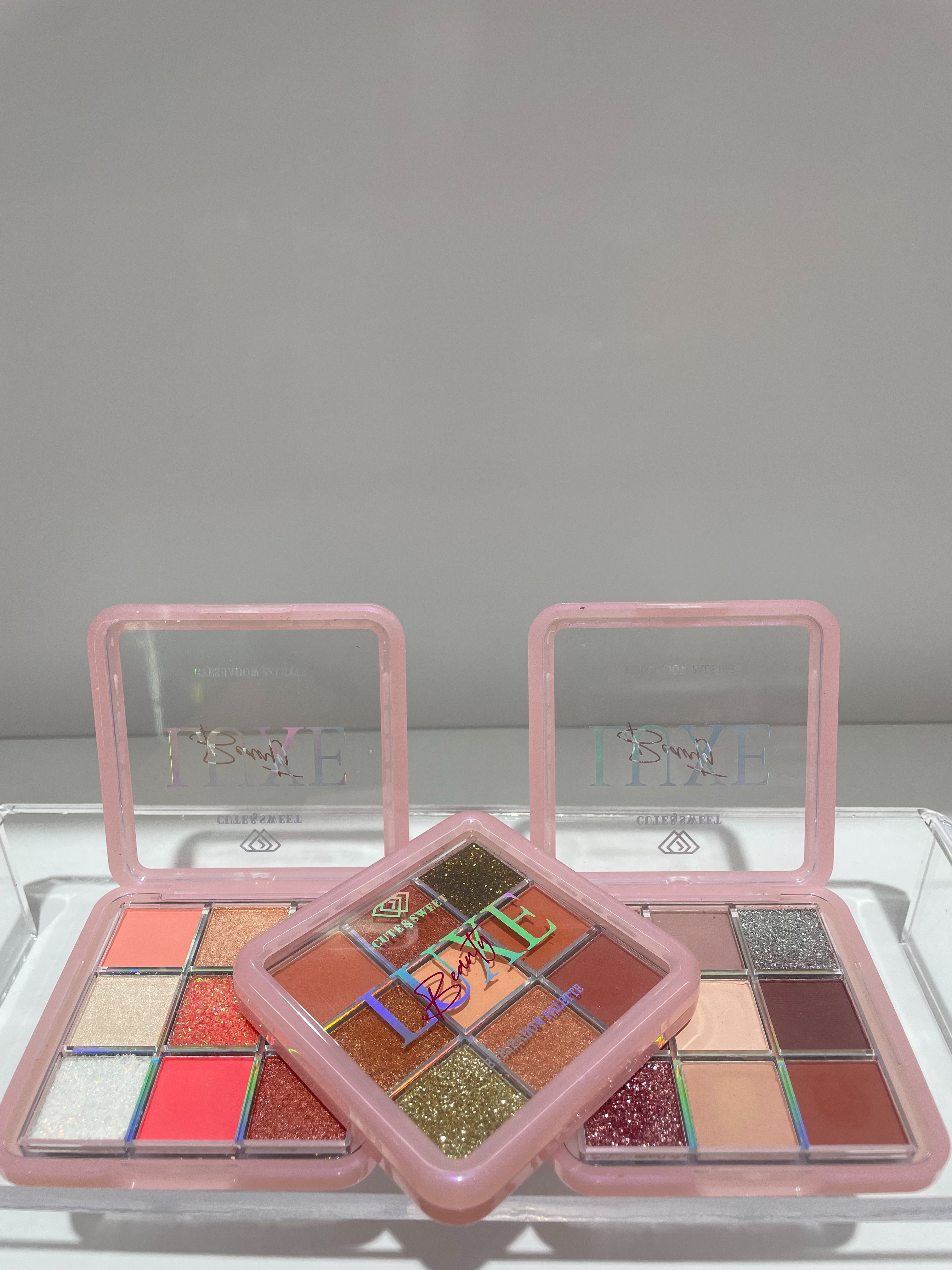 HSM factory store direct sales eyeshadow powder fine texture Eyeshadow cost performance is not the price, but the details, high-end feel and daily makeup effect
