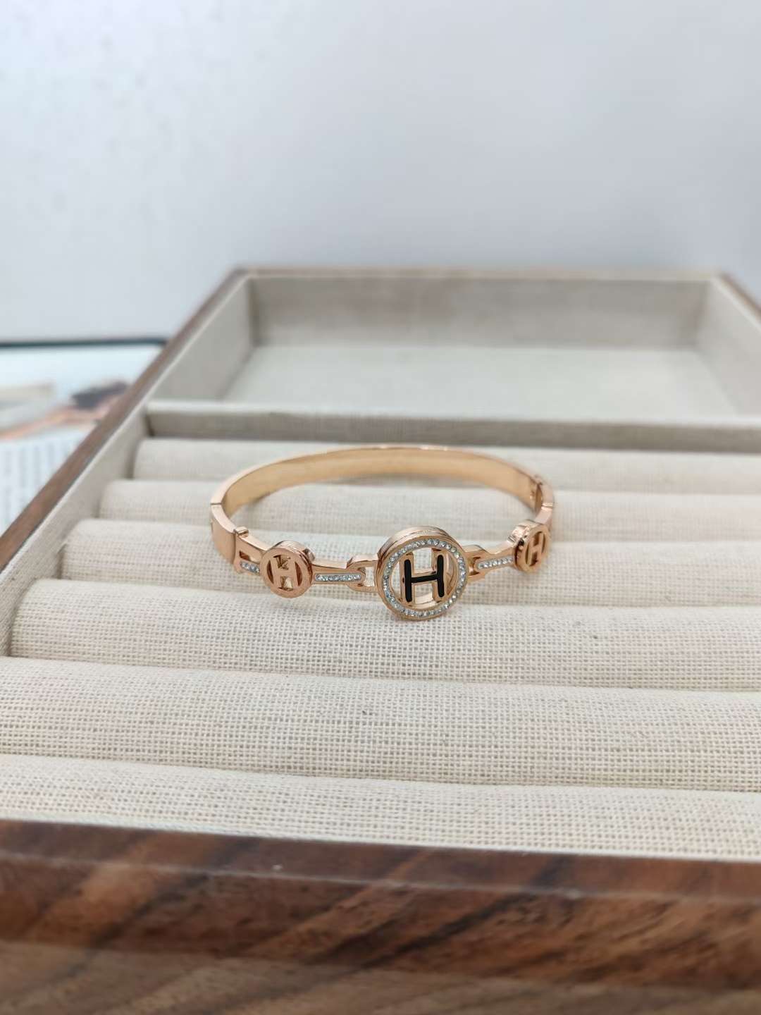 手镯亚克力手镯 时尚饰品手饰 多款材质简约设计细节图