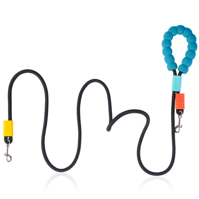 New double-ended leash, competitive-grade p leash, dog walking leash, explosion-proof collar, leash and dog supplies Application Scenario