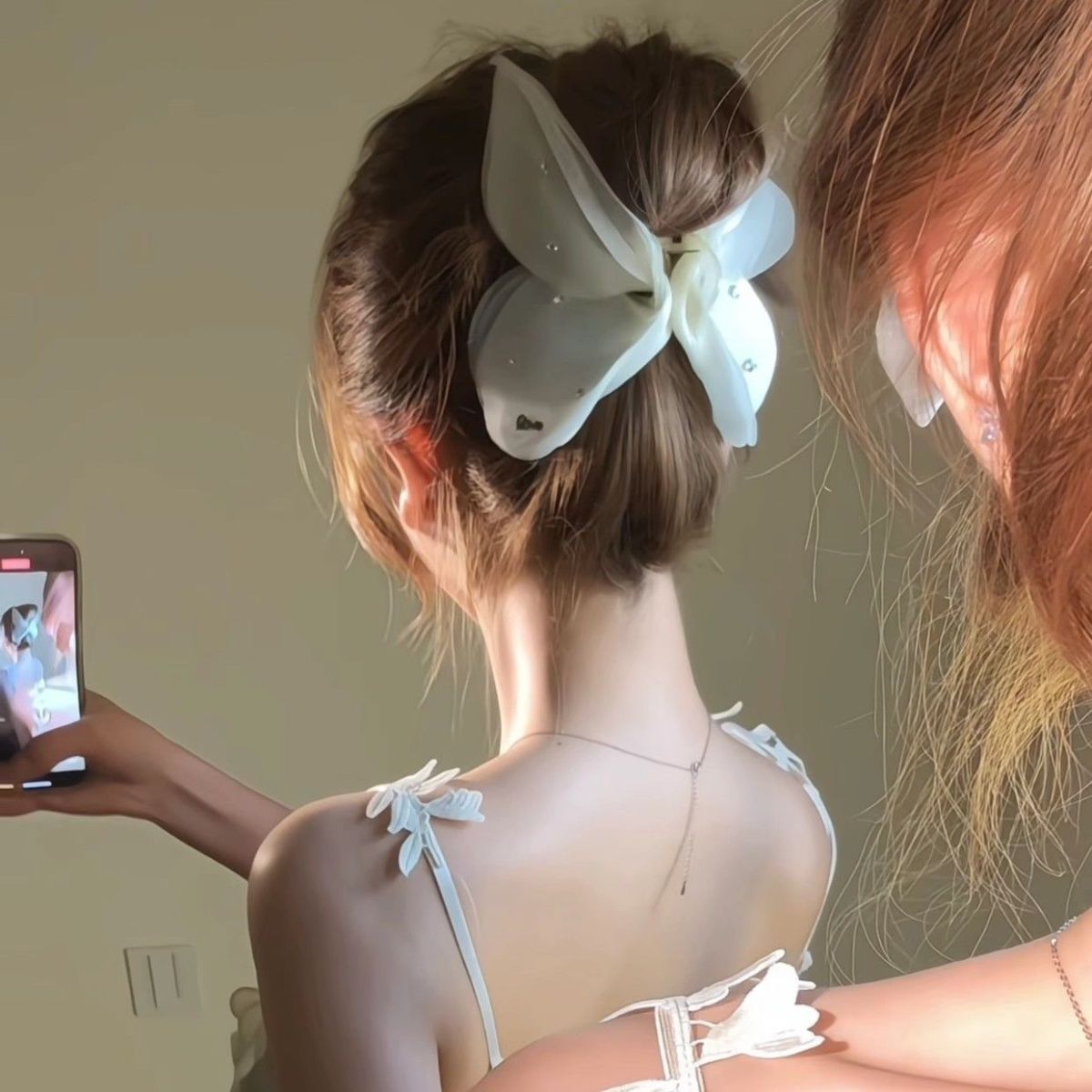 A stunning and ethereal chiffon butterfly claw for women with a high-end look 2025 new summer hair clip, a large shark clip hair accessory at the back of the head