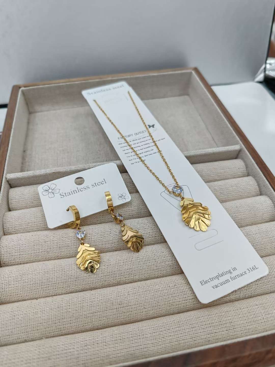 时尚百搭耳饰 个性设计潮流饰品 女士精致耳环详情图3