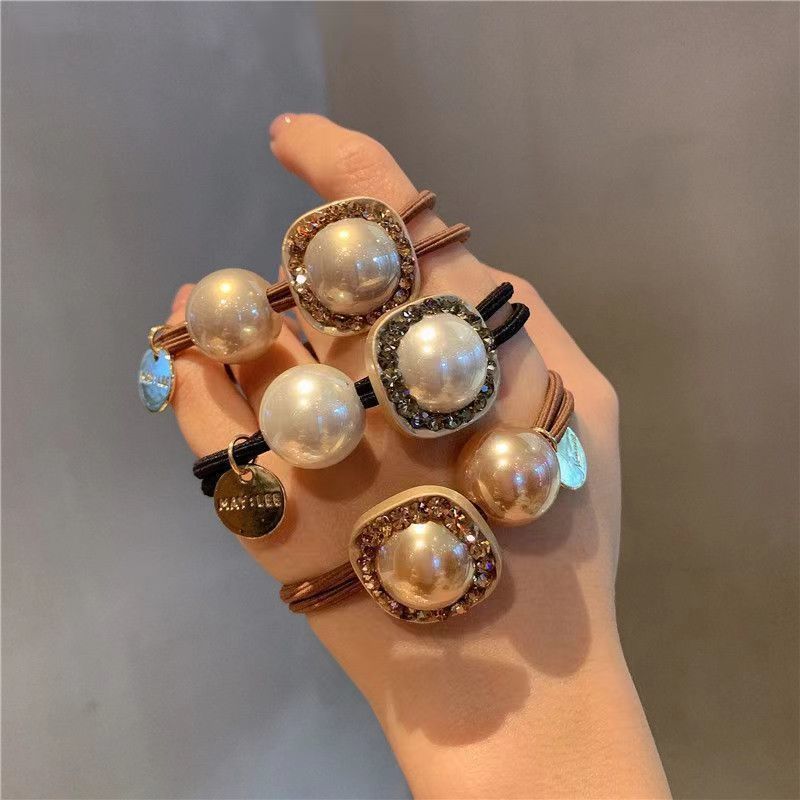 The new minimalist ins water diamond hair tie from Dongdaemun Pearl in South Korea is the same as the high-end bun hair tie that has become a hit. It is exquisite detail image 10