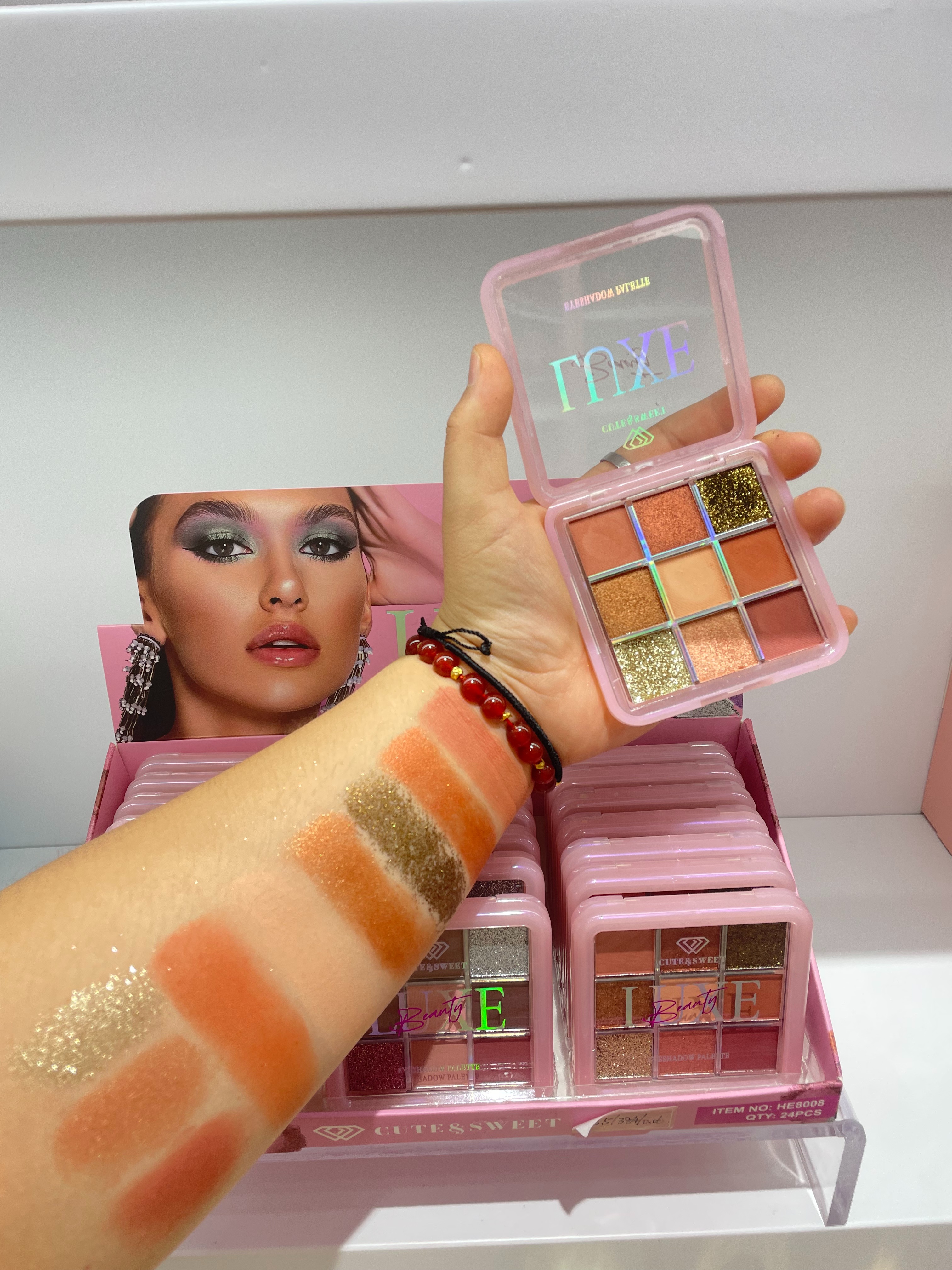 HSM factory store direct sales eyeshadow powder fine texture Eyeshadow cost performance is not the price, but the details, high-end feel and daily makeup effect pic 1