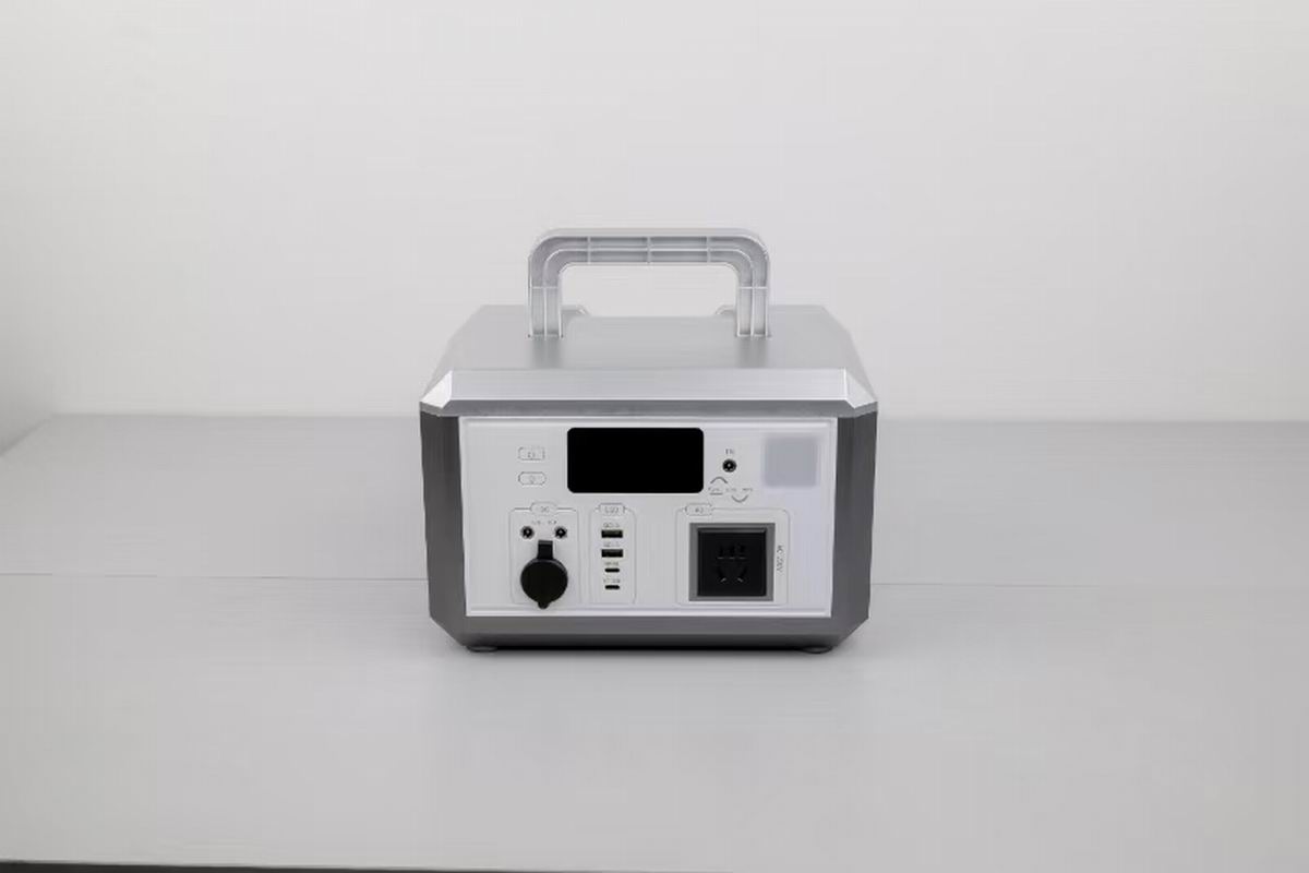 Solar outdoor mobile power bank lithium battery Item Picture