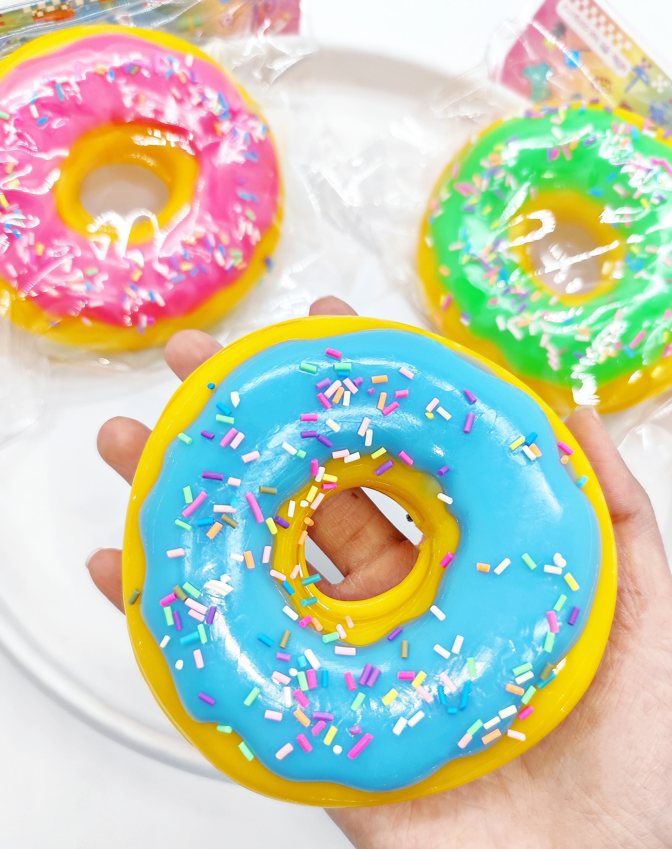 Cross-border bestseller plus Edition Super Large donut, a highly realistic and creative stress-relieving toy with a high level of appearance
