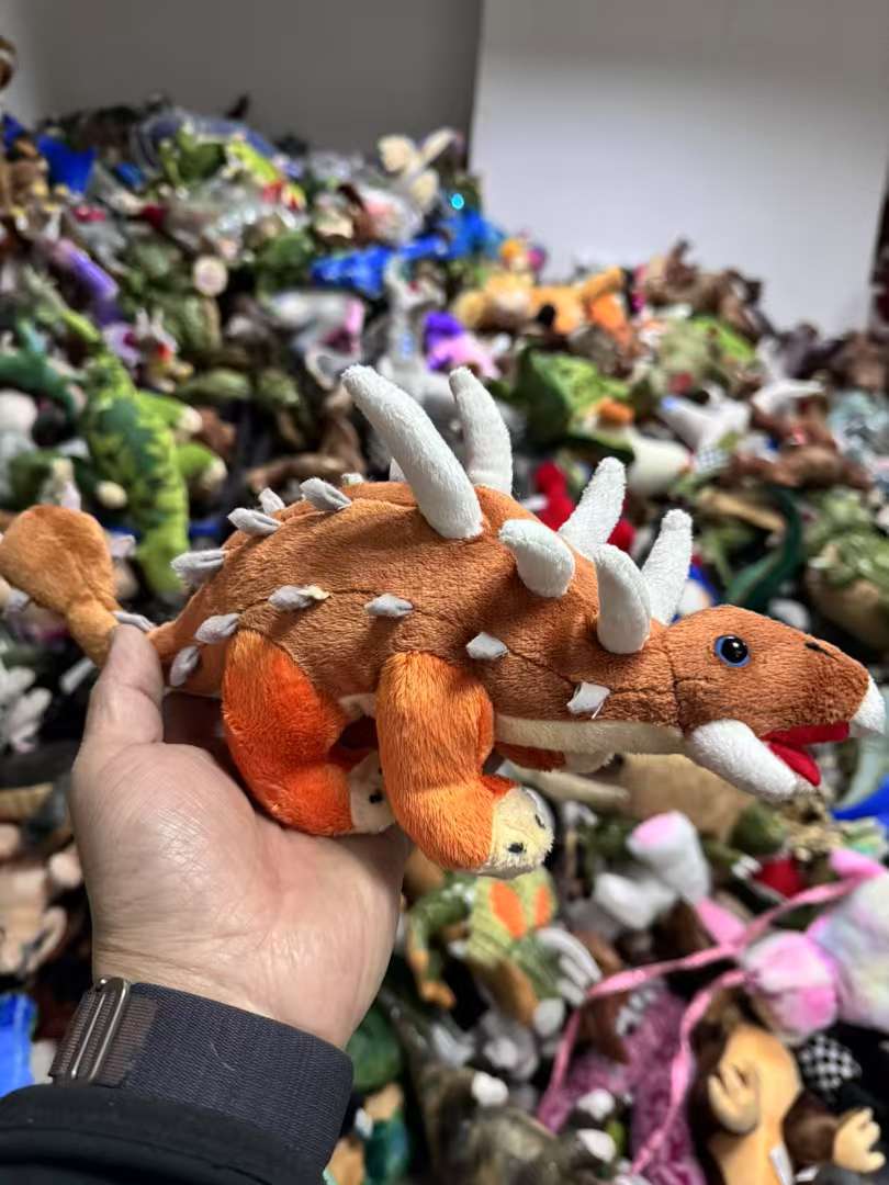 恐龙毛绒玩具抱枕拉布布娃娃毛绒玩具图