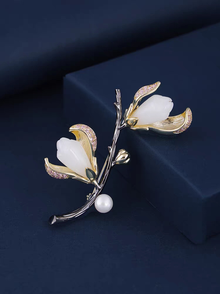 高级感设计玉兰花胸针高档女奢华气质别针西装大衣配饰品胸针