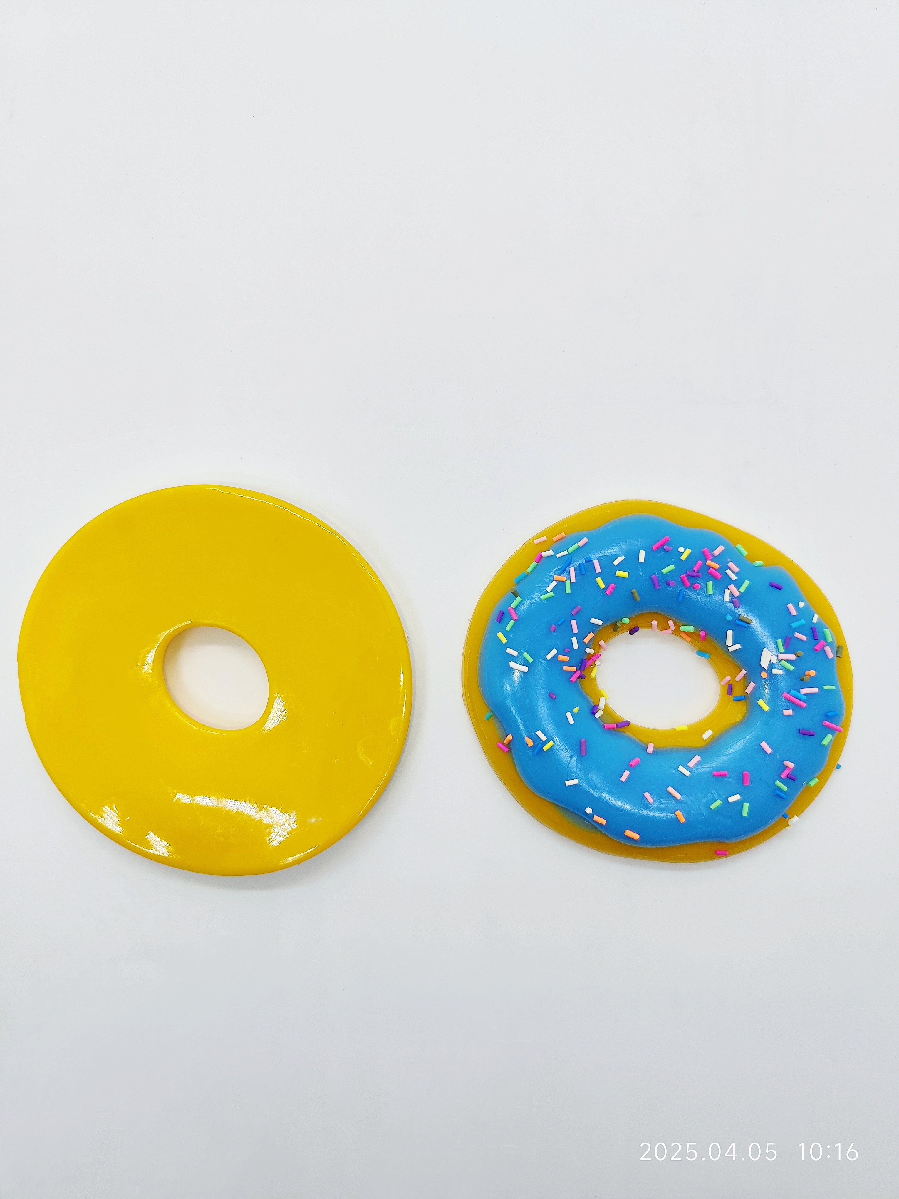 Cross-border bestseller plus Edition Super Large donut, a highly realistic and creative stress-relieving toy with a high level of appearance pic 3