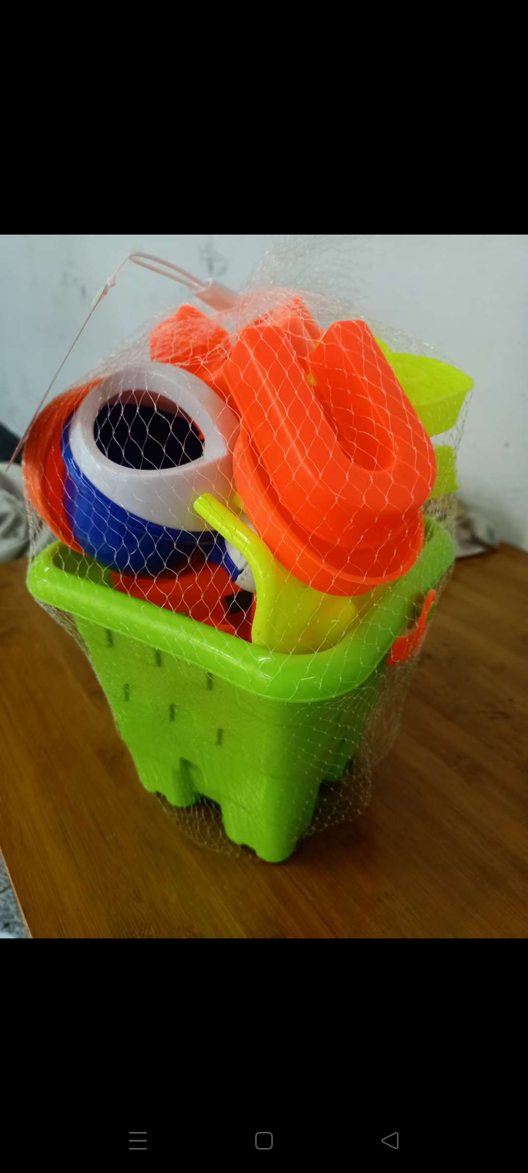 彩色塑料沙滩桶，儿童识字玩具，配26个字母印模，2个工具，1个水壶。