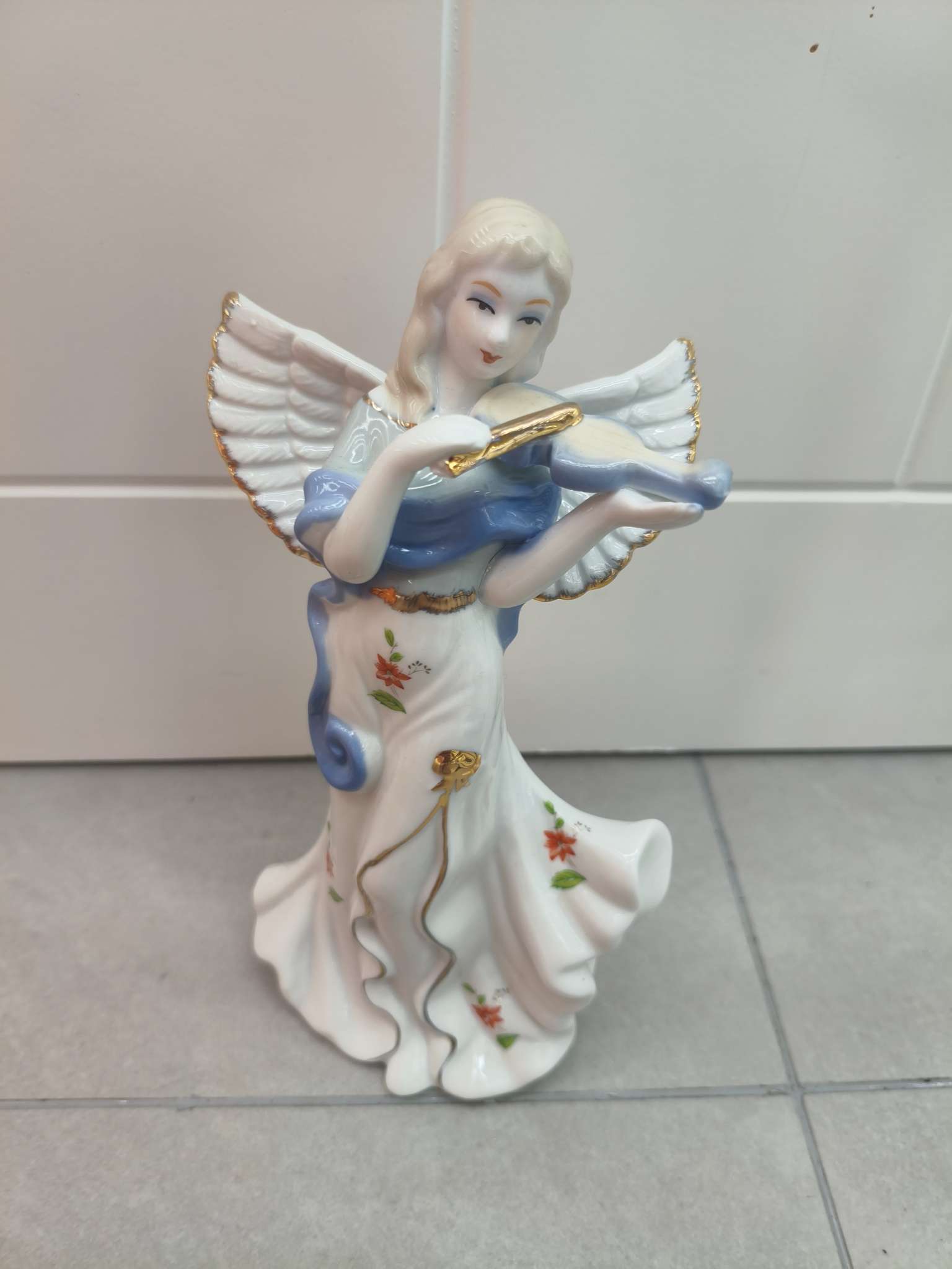 高温陶瓷手绘描金人人物天使拉琴工艺品摆件手工制品