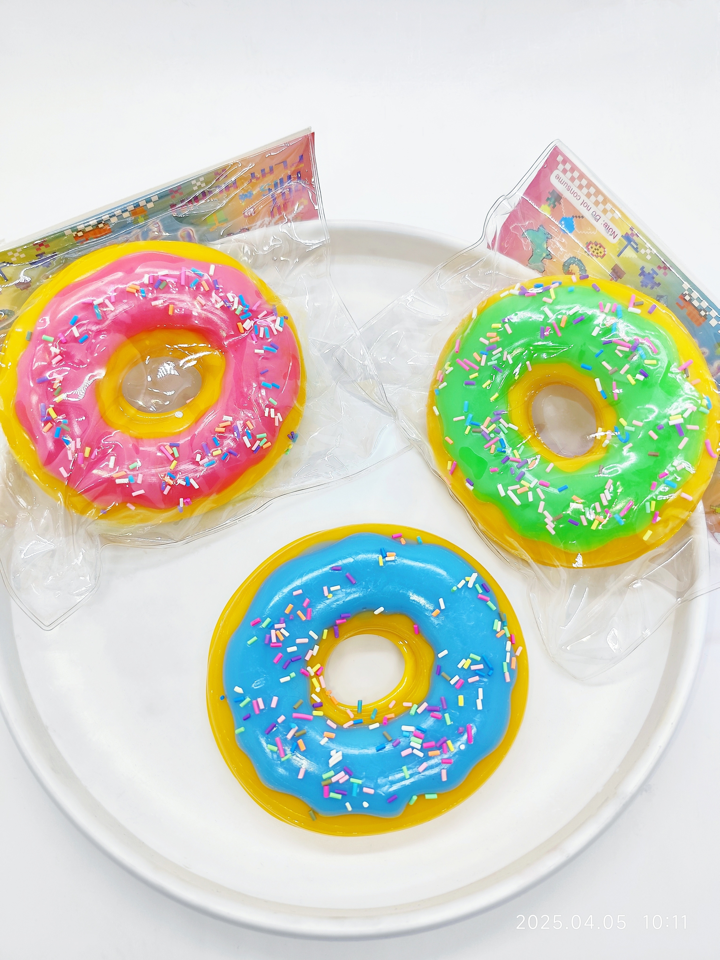 Cross-border bestseller plus Edition Super Large donut, a highly realistic and creative stress-relieving toy with a high level of appearance pic 2