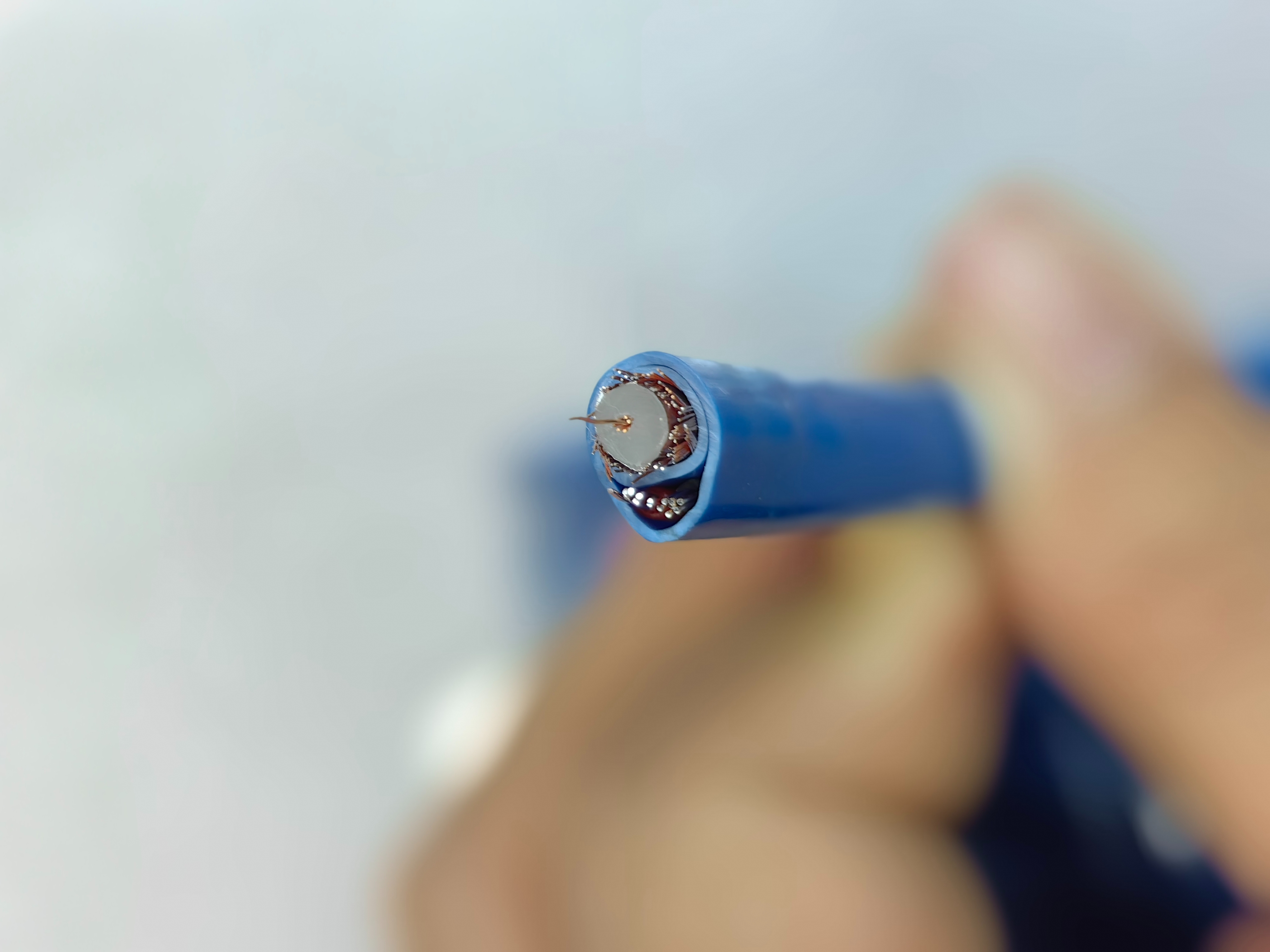 射频电线，监控电线+电源线，多媒体线+电源线