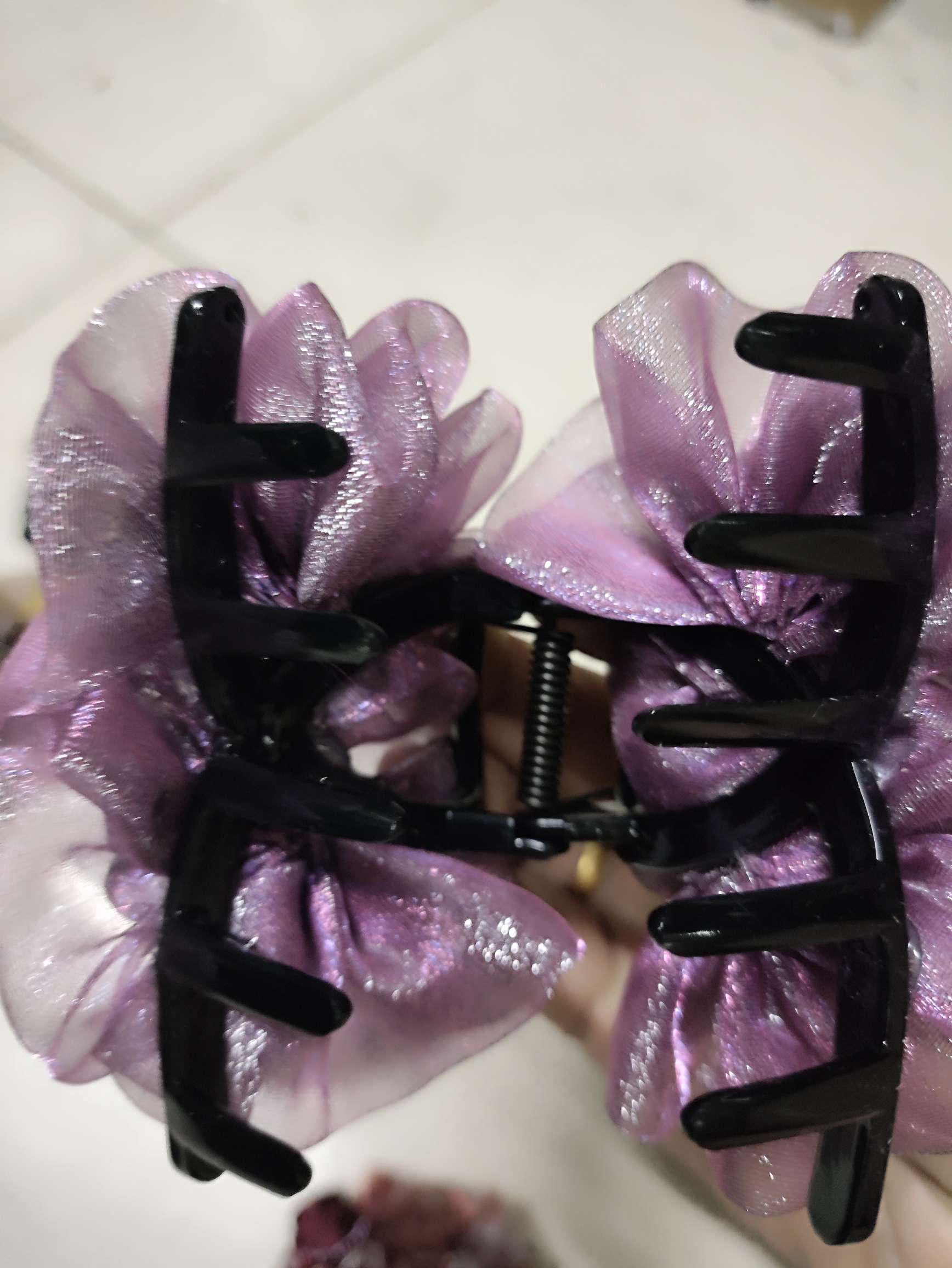 Hairpin headwear gripper Application Scenario