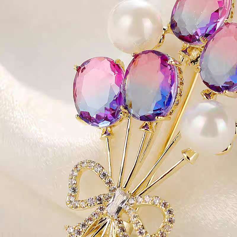 告白气球胸针女气质高档白搭胸花别针胸针细节图