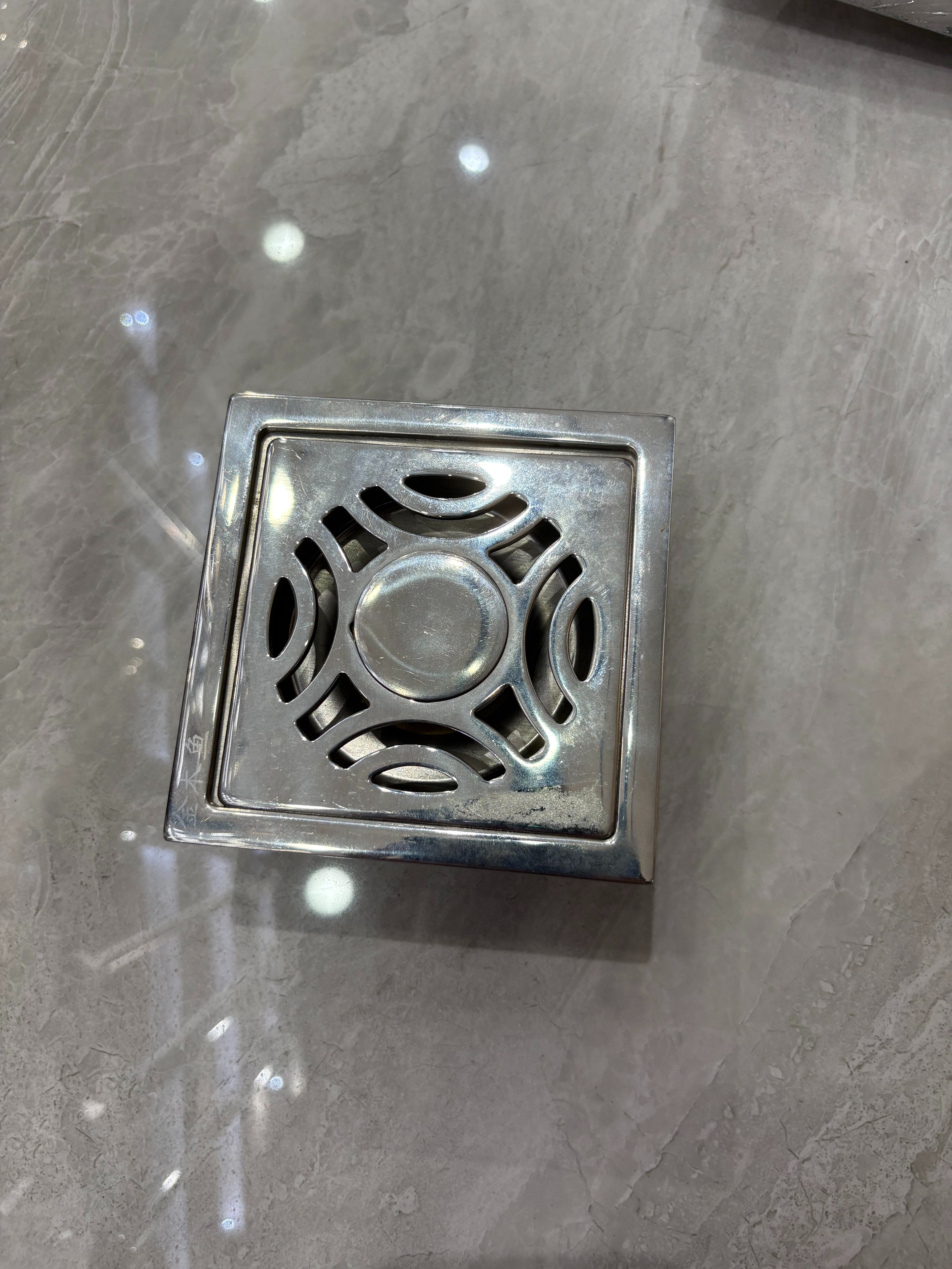 304 stainless steel core anti-odor cover for floor drain, dual-purpose for bathroom and washing machine, invisible anti-insect sealing ring for sewer Application Scenario