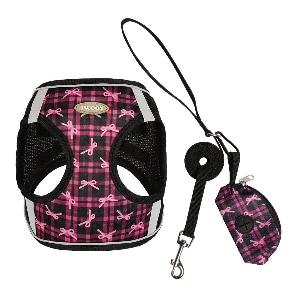 Best-selling cat leash with bow print. Cute cat chest and back protection. Little cat leash Application Scenario