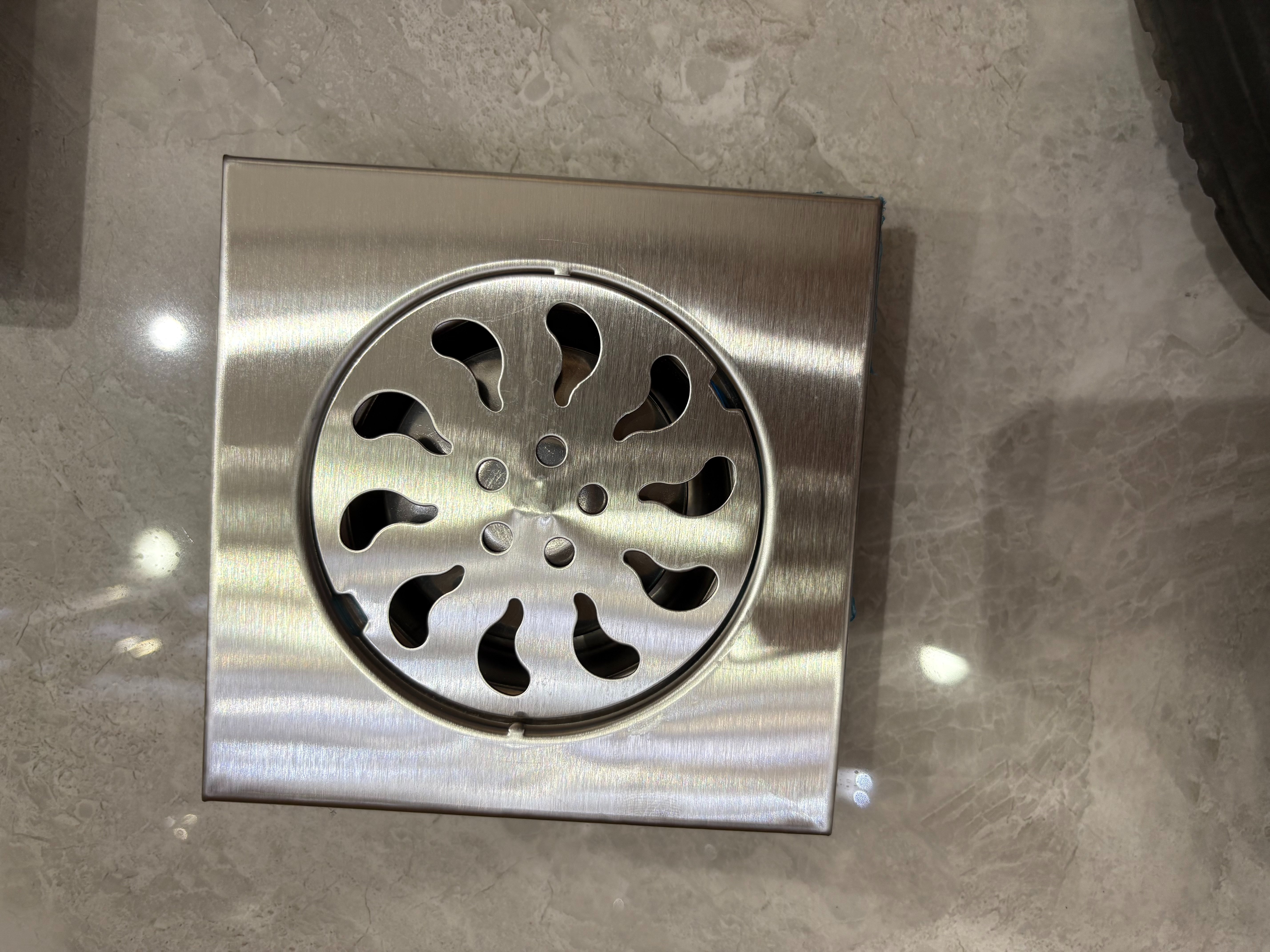Stainless steel floor drain for bathroom, shower room, sewer, washing machine, anti-odor floor drain cover, toilet floor drain Application Scenario