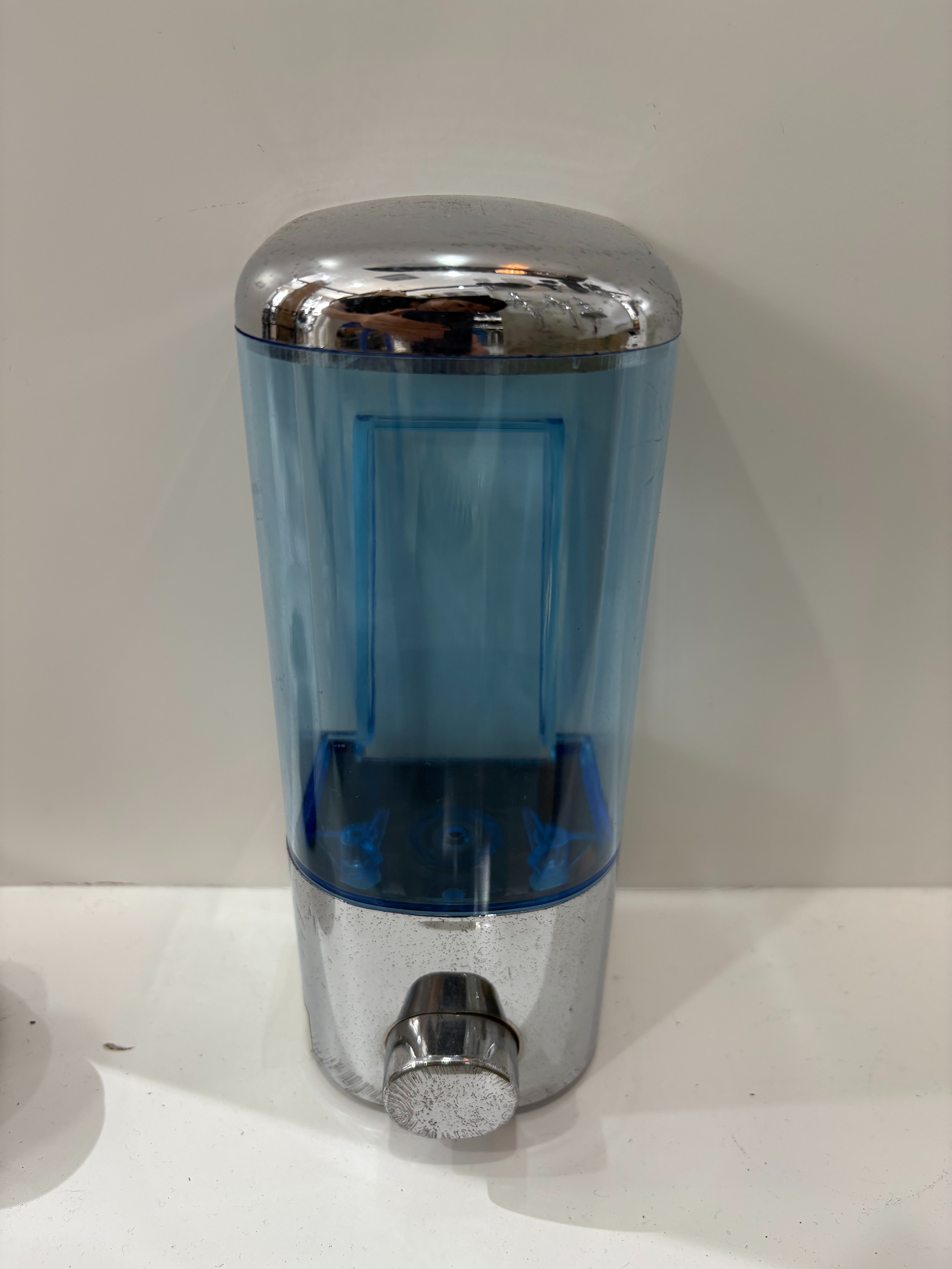 Wall-mounted shampoo, body wash and hand sanitizer dispenser without punching holes, hotel bathroom press soap dispenser