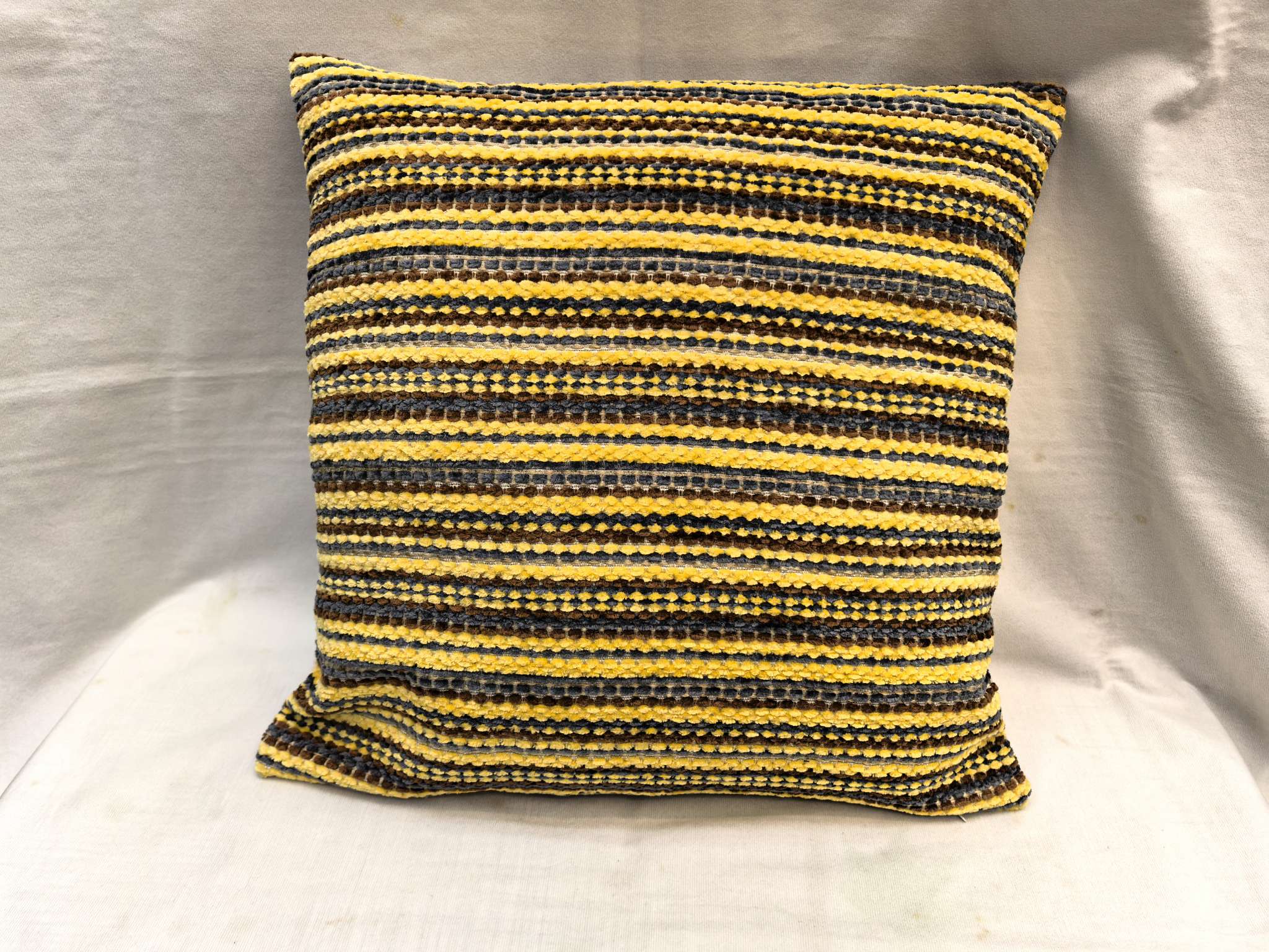 2025年家纺居家布艺沙发靠枕腰靠抱枕被批发圣枕套