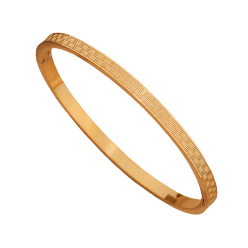 Dingdang Bracelet is a fashionable jewelry with exquisite design, making it an excellent choice for gifting