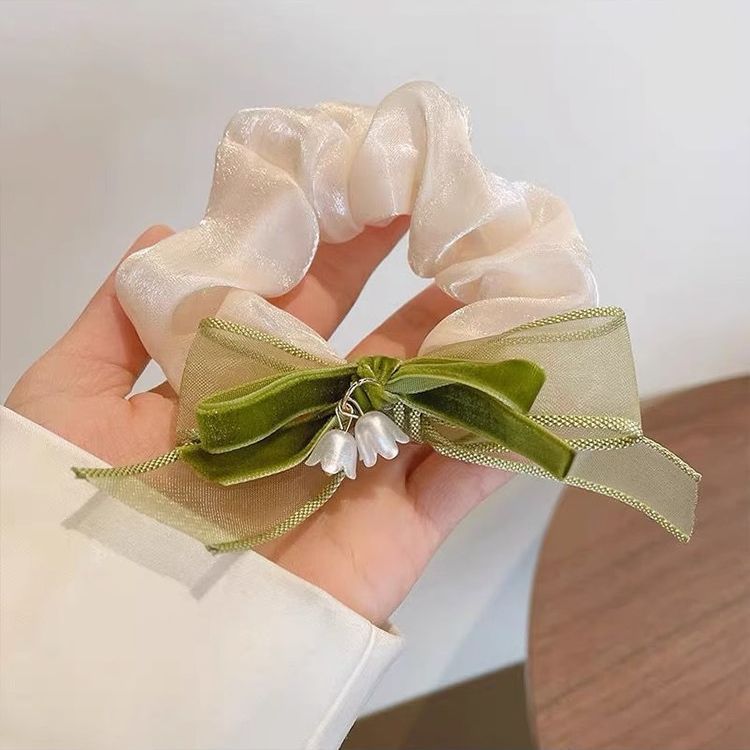 Children's hair accessories, large intestine hair bands, cute headwear, hair clips, exquisite accessories, girls' hair accessories, daily headwear, hair bands Application Scenario