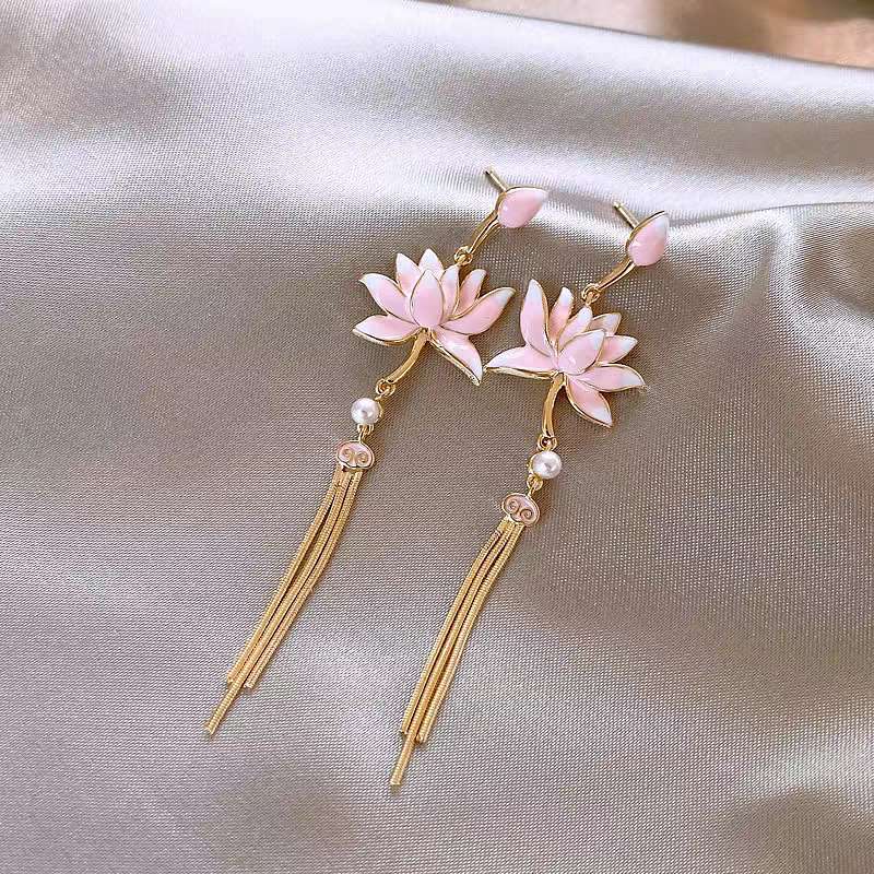 الأقراط الصوفية الصينية الجديدة ذات الأقراط الصوفية المزخرفة details Picture