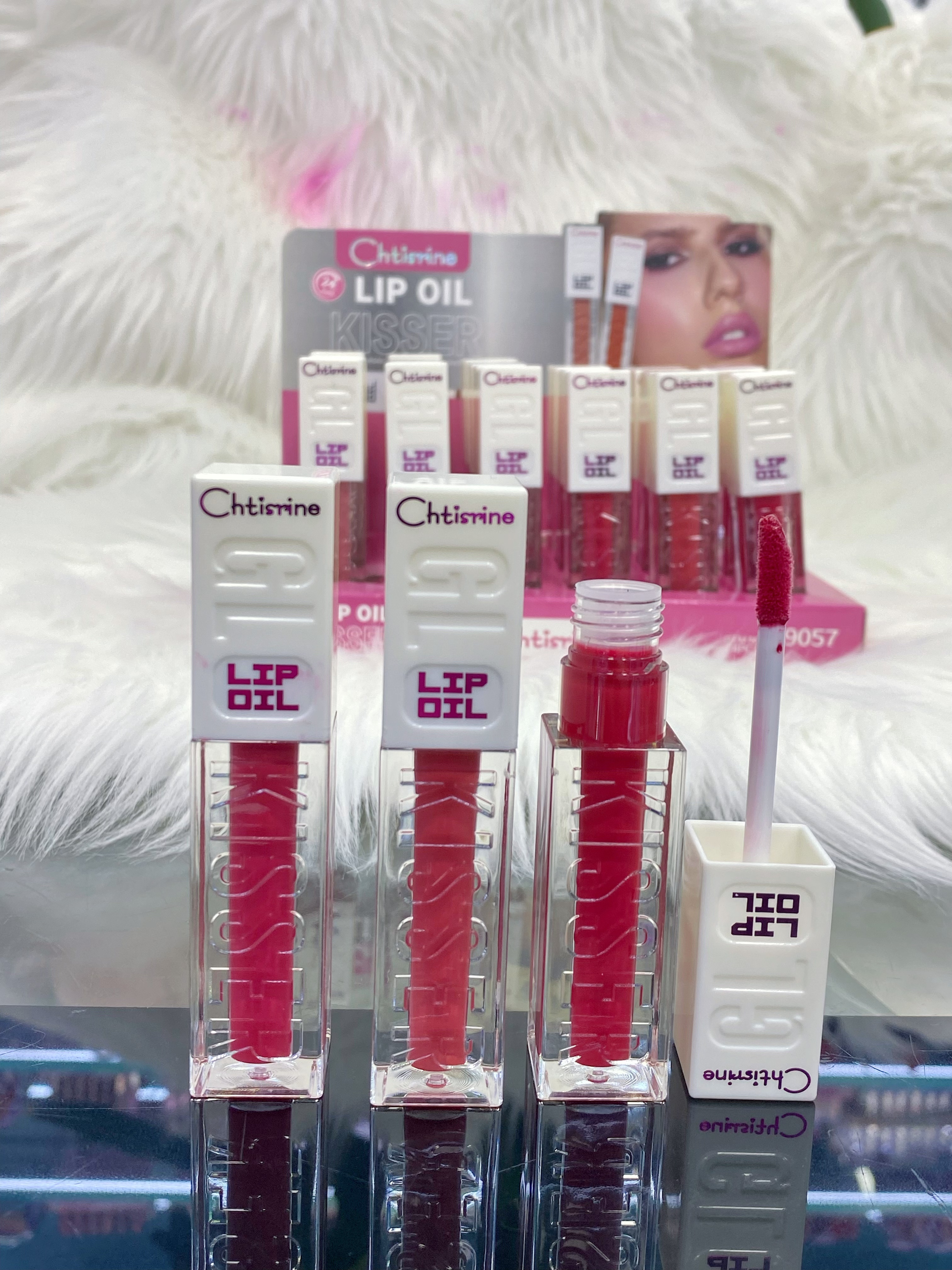 Chtisrine's new glossy lip gloss has a beautiful and moisturizing mirror-like appearance details Picture