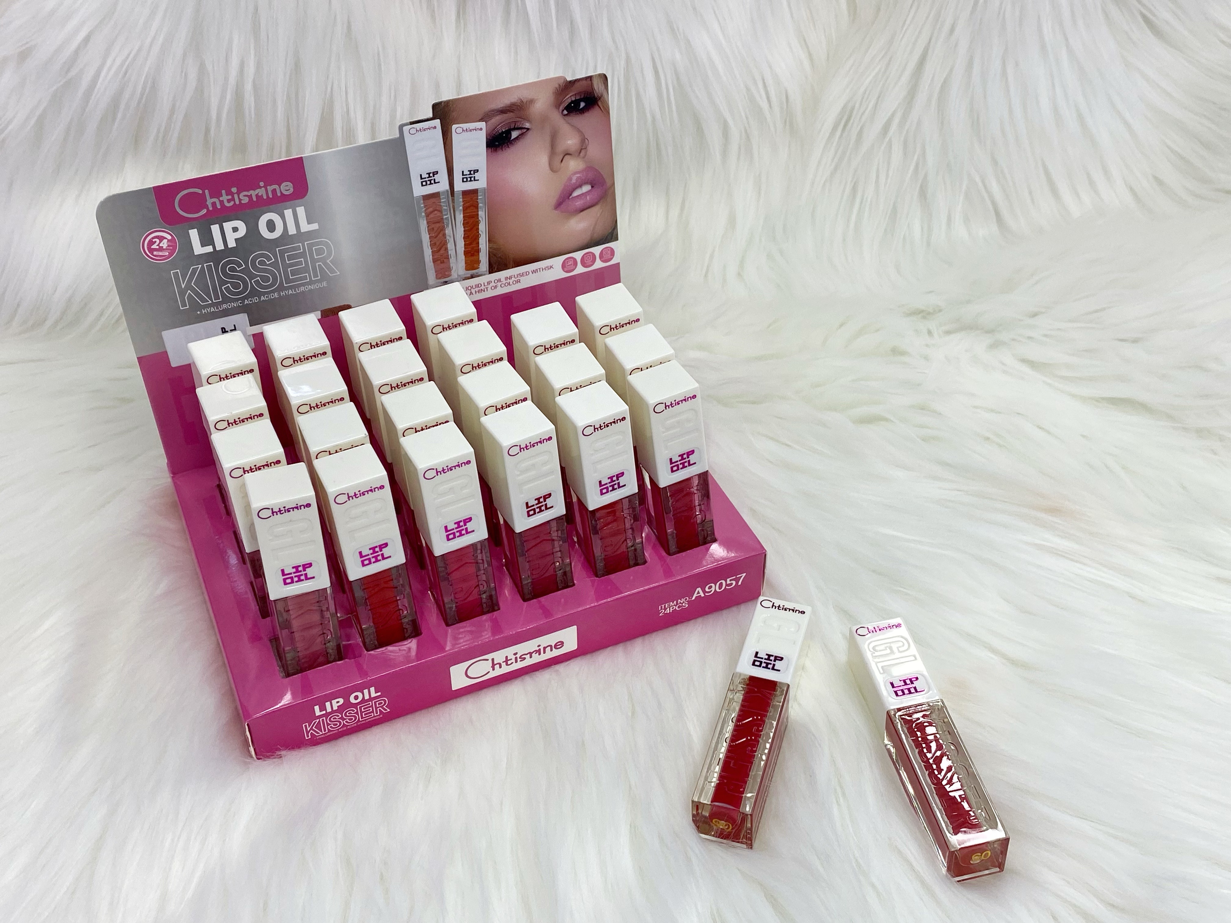 Chtisrine's new glossy lip gloss has a beautiful and moisturizing mirror-like appearance full figure