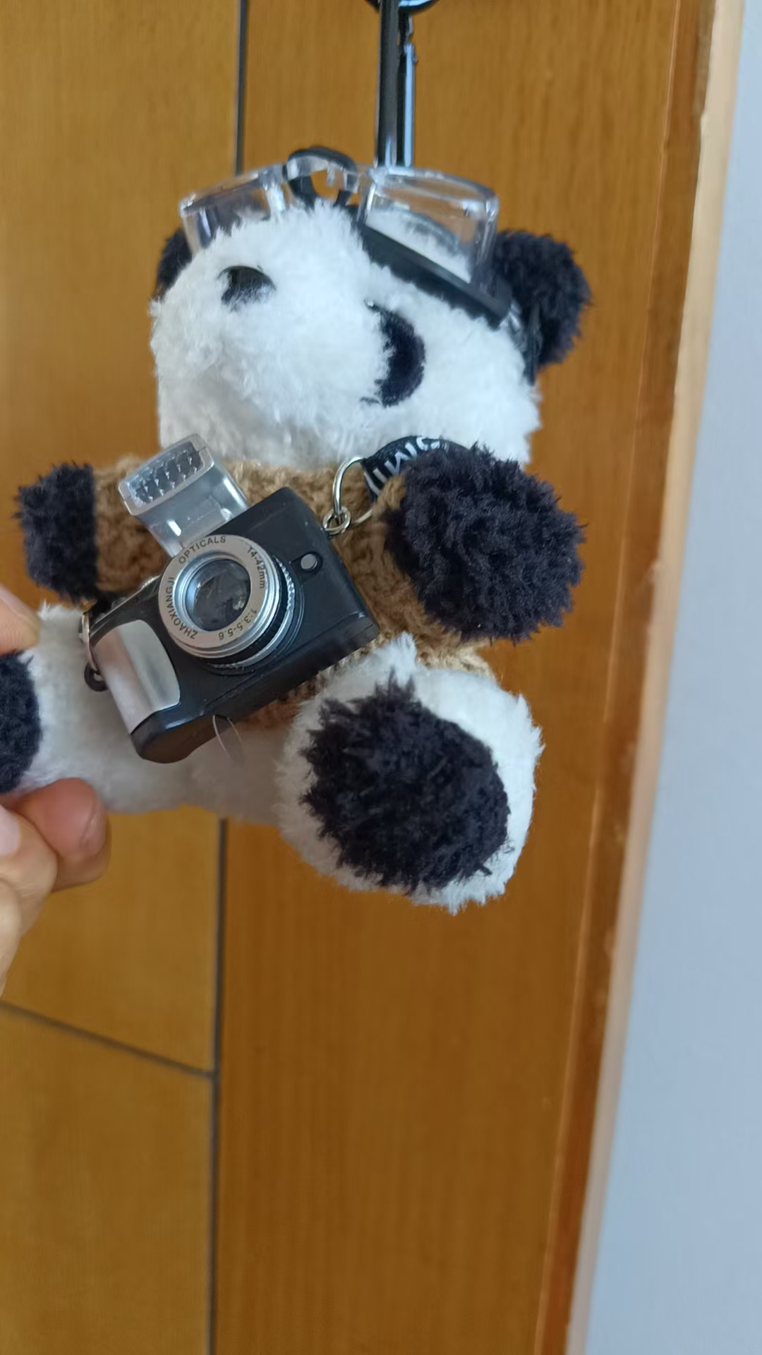 Wholesale of creative plush, trendy and cool bear student schoolbag pendants, cute couple keychains and cartoon small gifts Specification image