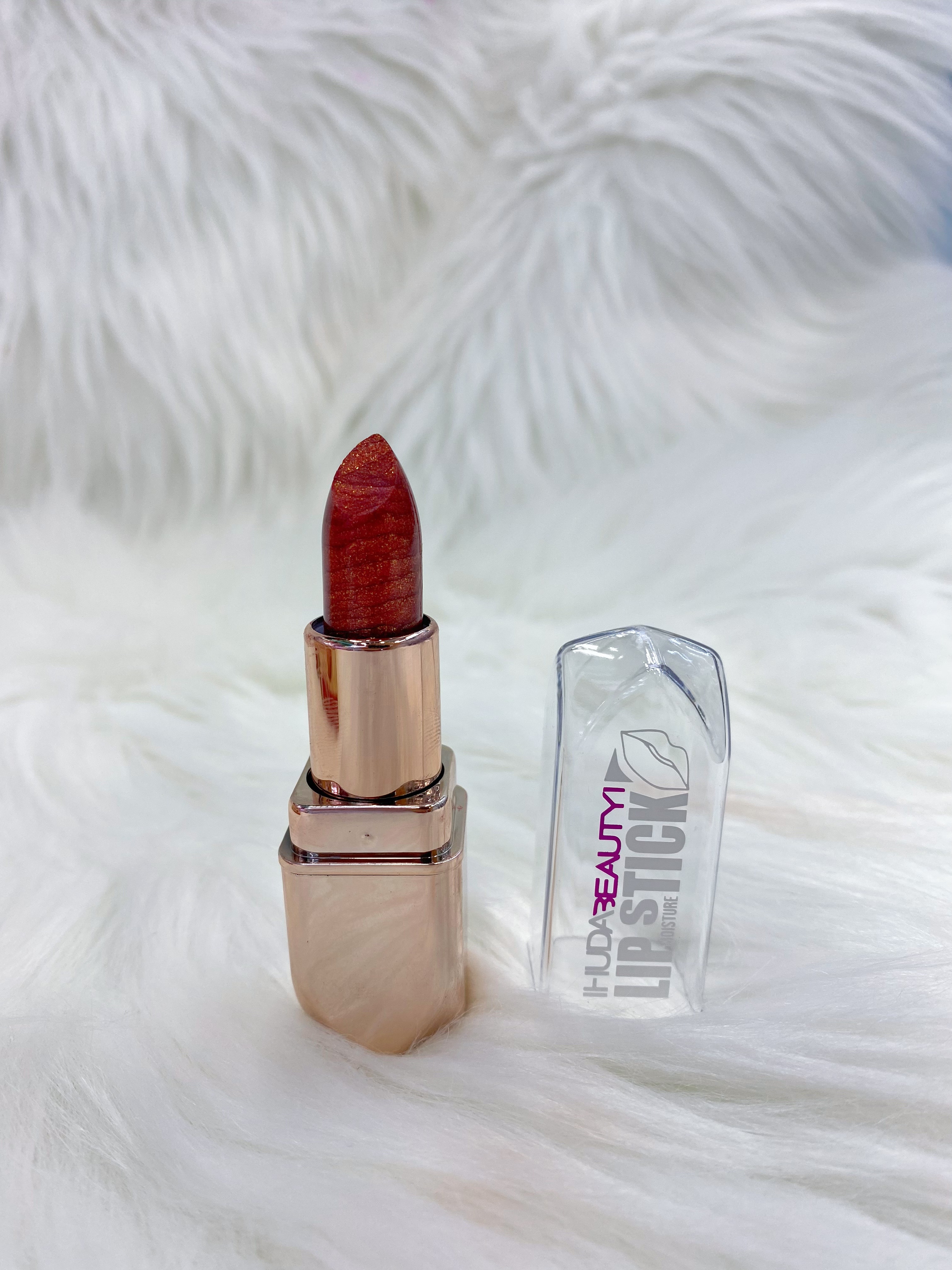 Cross-border foreign trade 6-color pearlescent moisturizing lipstick, non-stick cup new lipstick in stock wholesale Application Scenario
