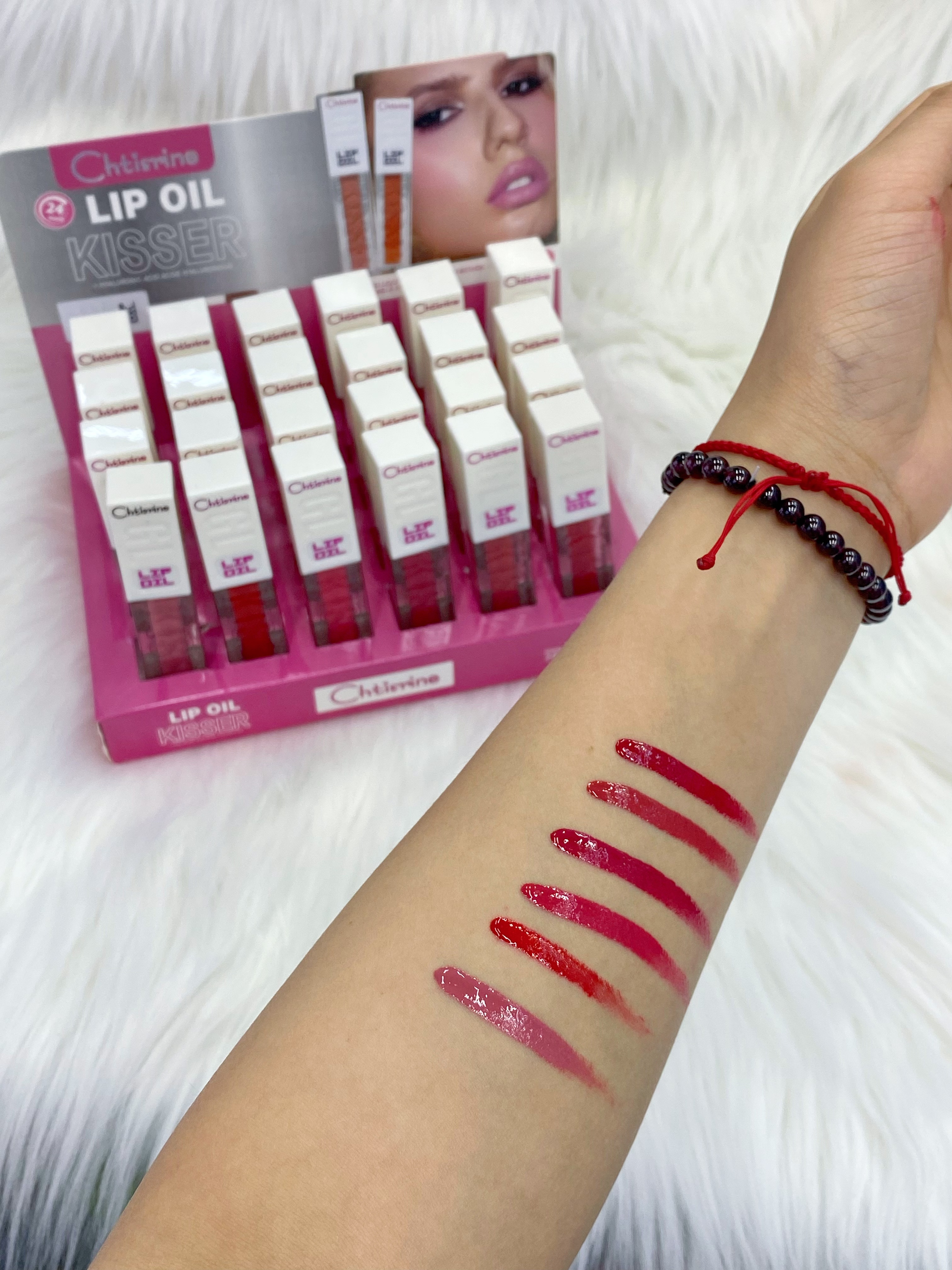 Chtisrine's new glossy lip gloss has a beautiful and moisturizing mirror-like appearance Item Picture