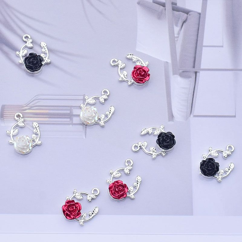 欧美风小众设计玫瑰花朵小挂件吊坠 DIY手工制作耳饰手链项链材料白底实物图