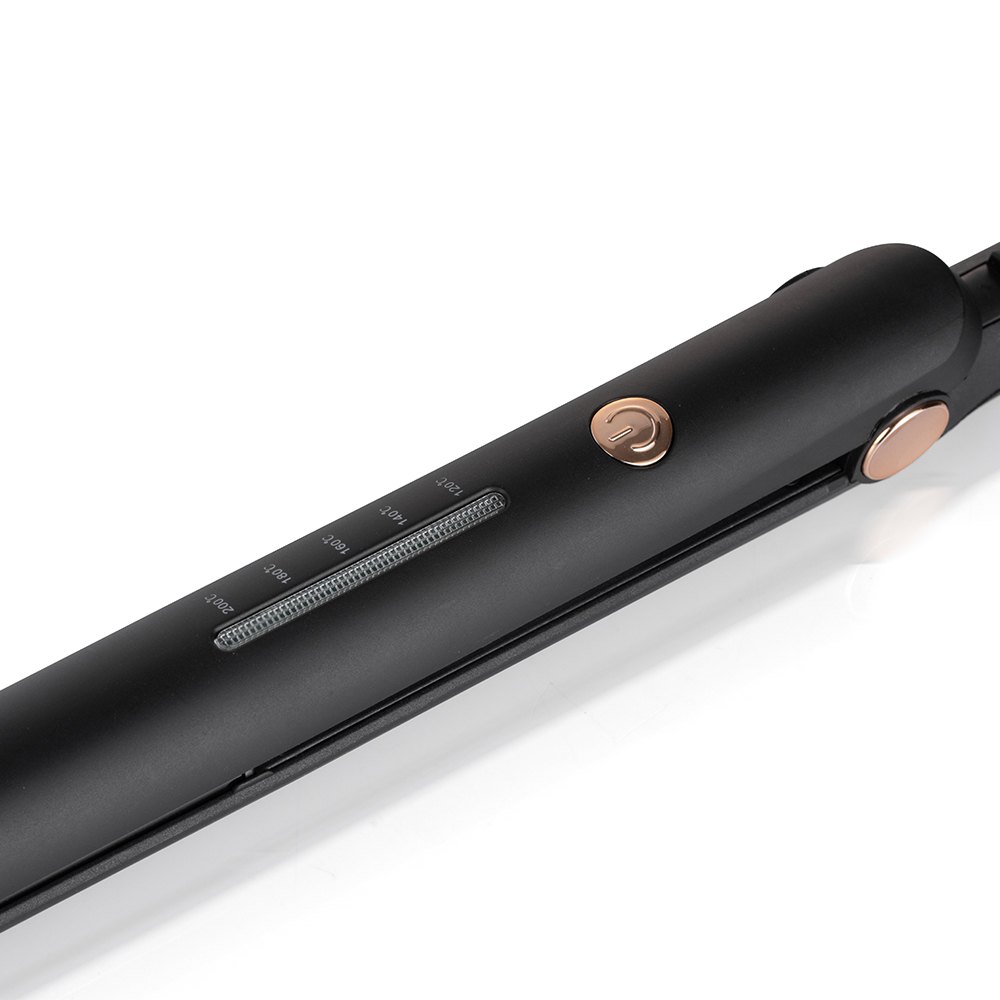 RAF European standard straight and curly dual-purpose hair straightener without damaging hair, hair styling arc-shaped straight splint, straightening splint, electric splint Application Scenario
