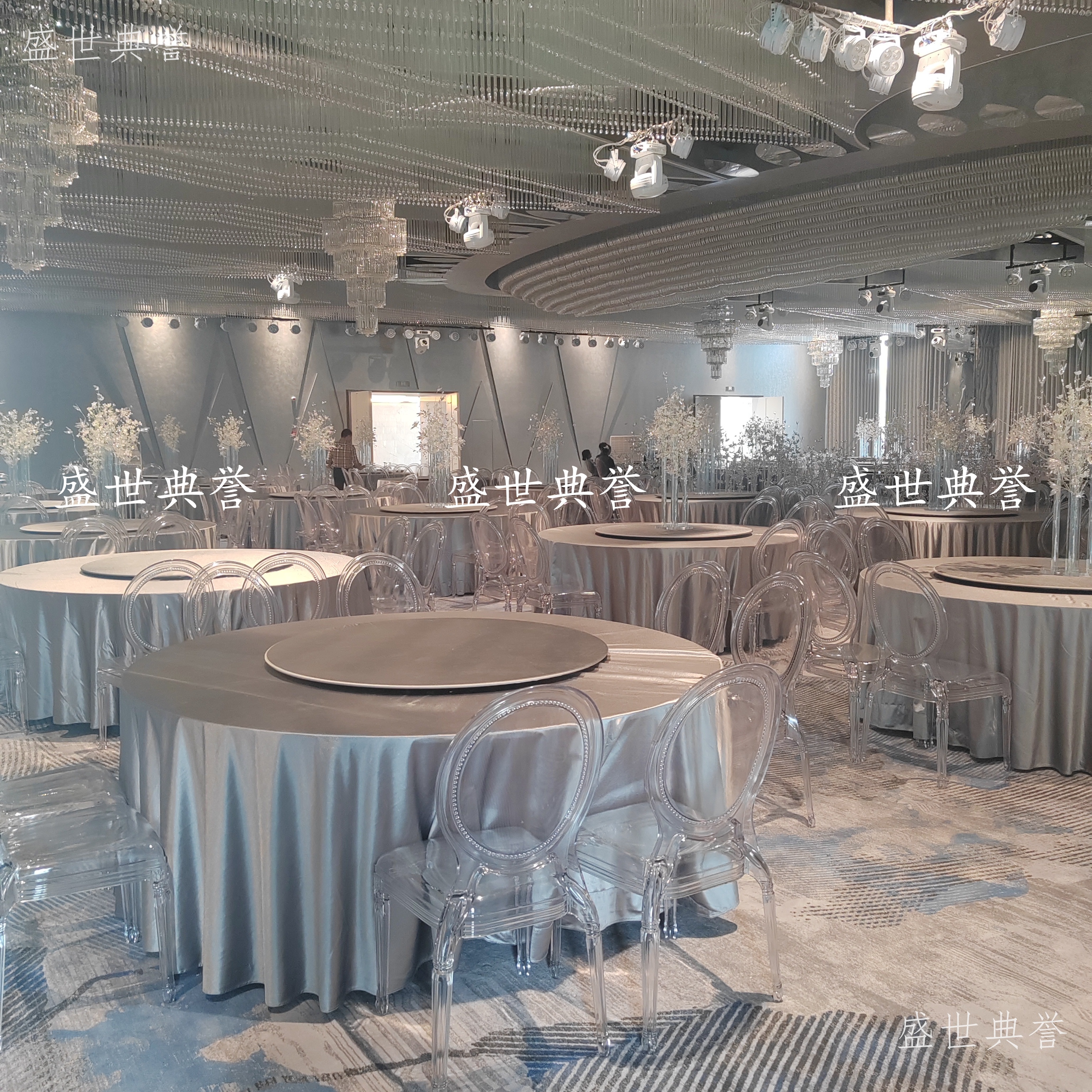 宿州国际宴会中心宴会家具酒店主题婚礼透明椅户外婚宴水晶公主椅