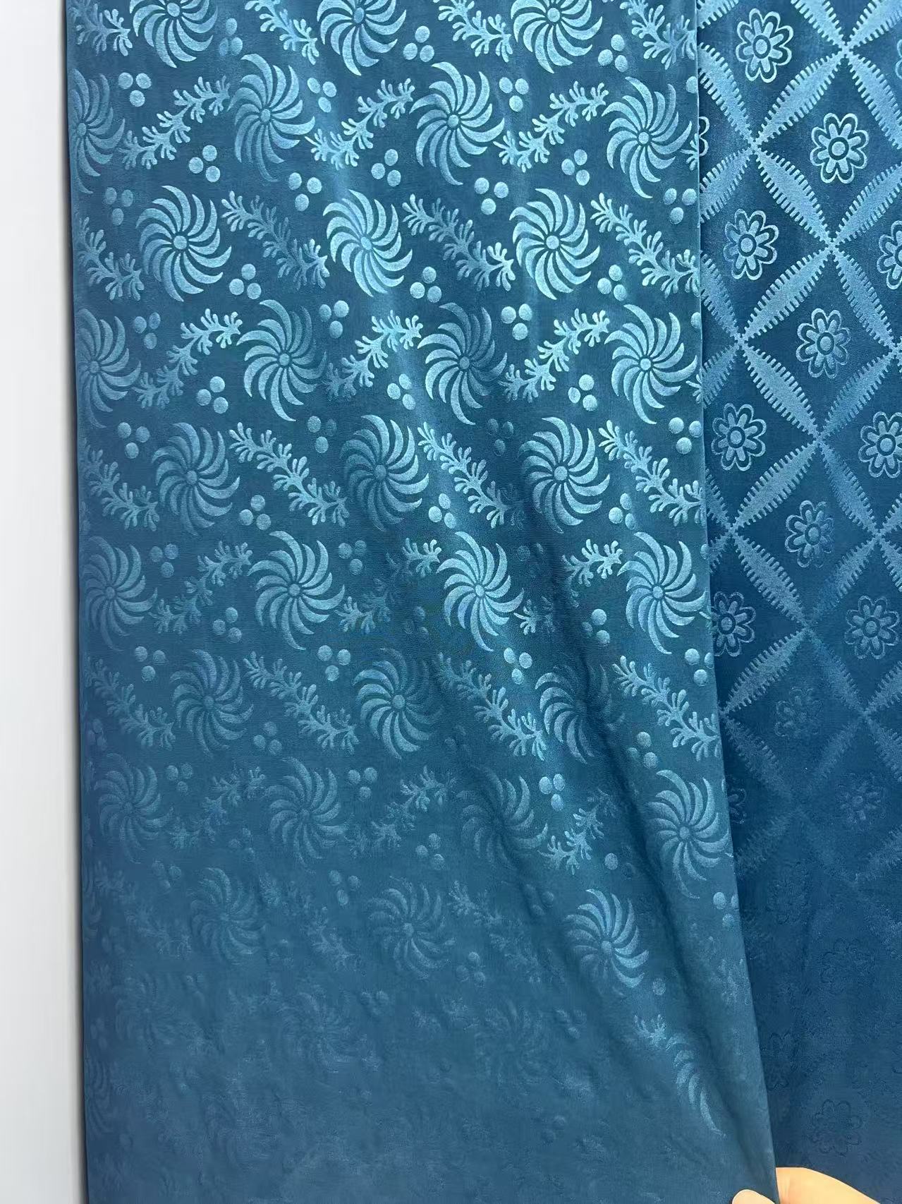 涤纶色丁布 加密色丁睡衣礼服面料 束口袋礼盒包装有