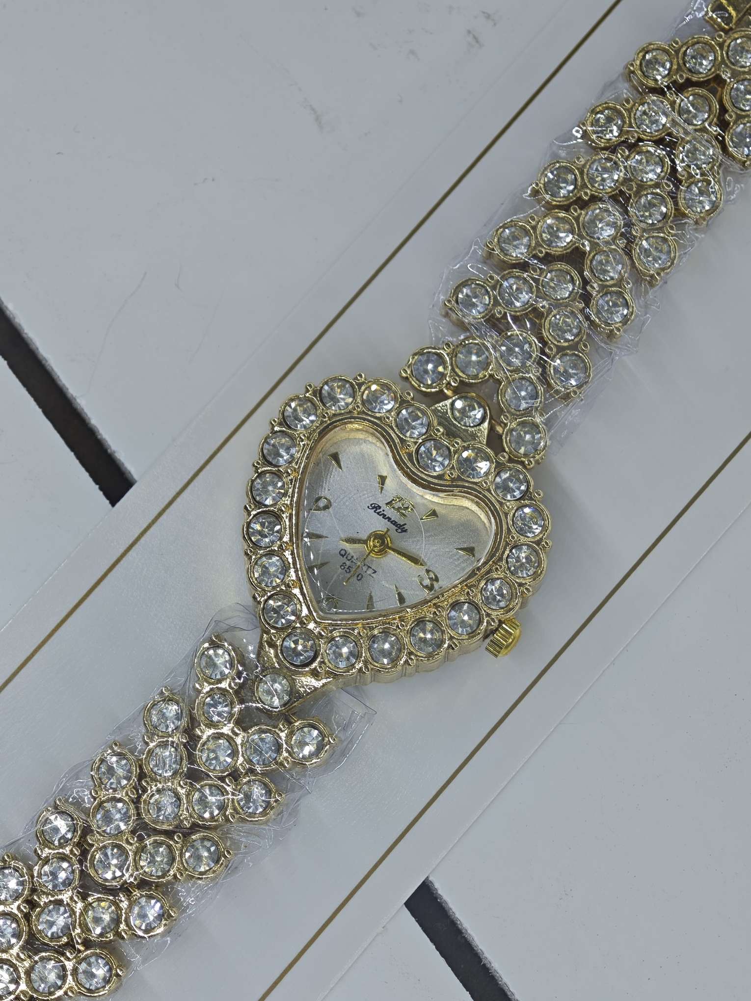 Diamond-encrusted gold, silver and quartz watches from watch manufacturers, waterproof, fashionable and trendy, classic design, couple clothing and accessory watches 5 pic 1