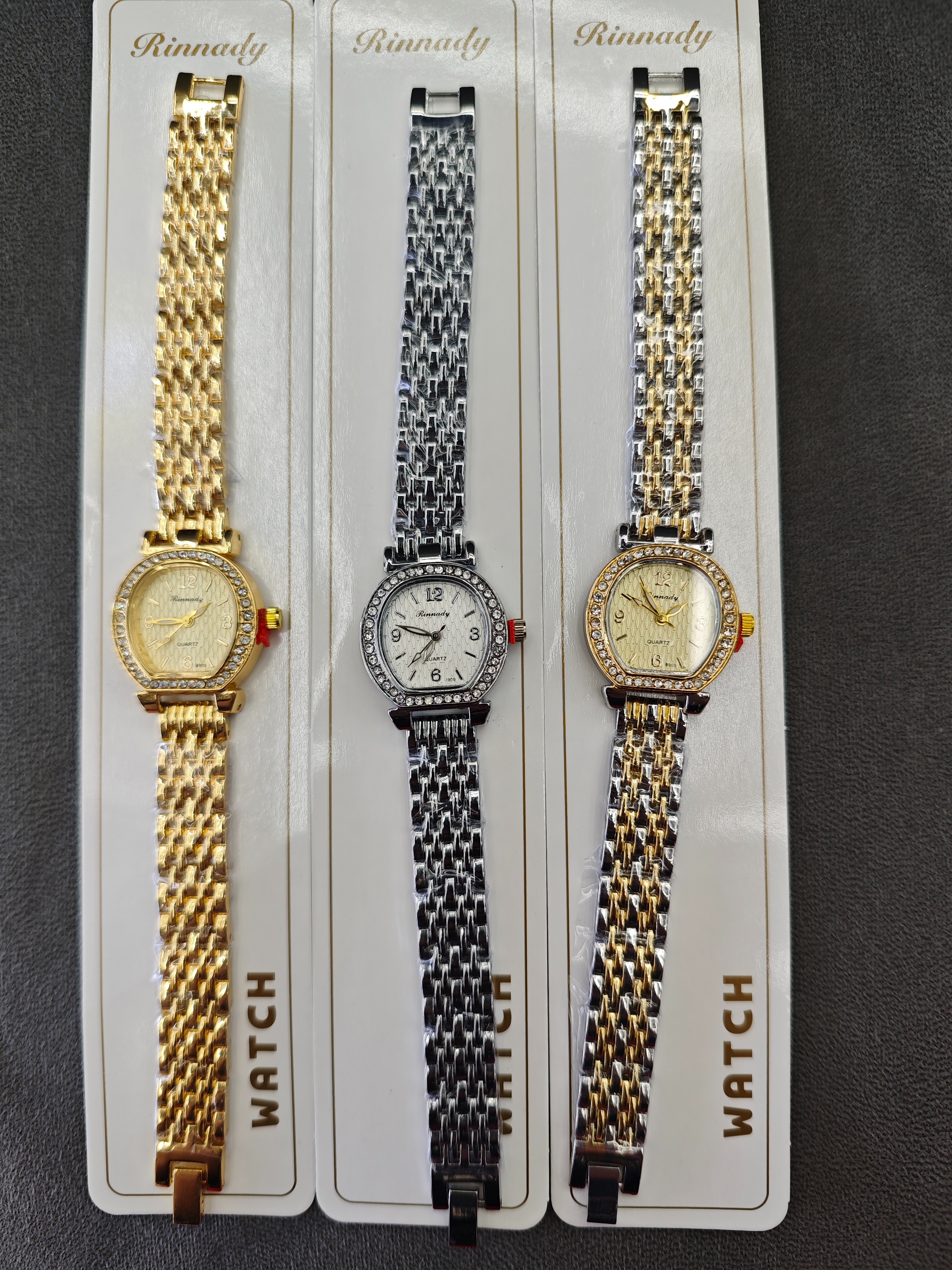 Watch manufacturers' diamond-encrusted gold, silver and quartz watches, waterproof for daily life, fashionable and trendy, classic design, couple clothing and accessory watches 2