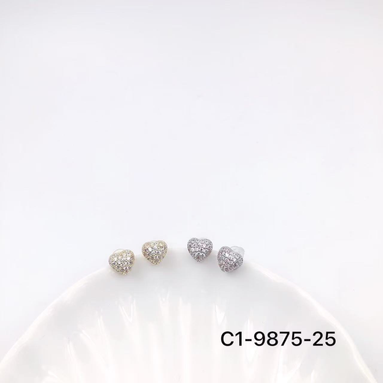 Xuhui brand's light luxury copper plated with real gold and set with zircon 925 silver needle heart-shaped luxury design fashionable stud earrings details Picture