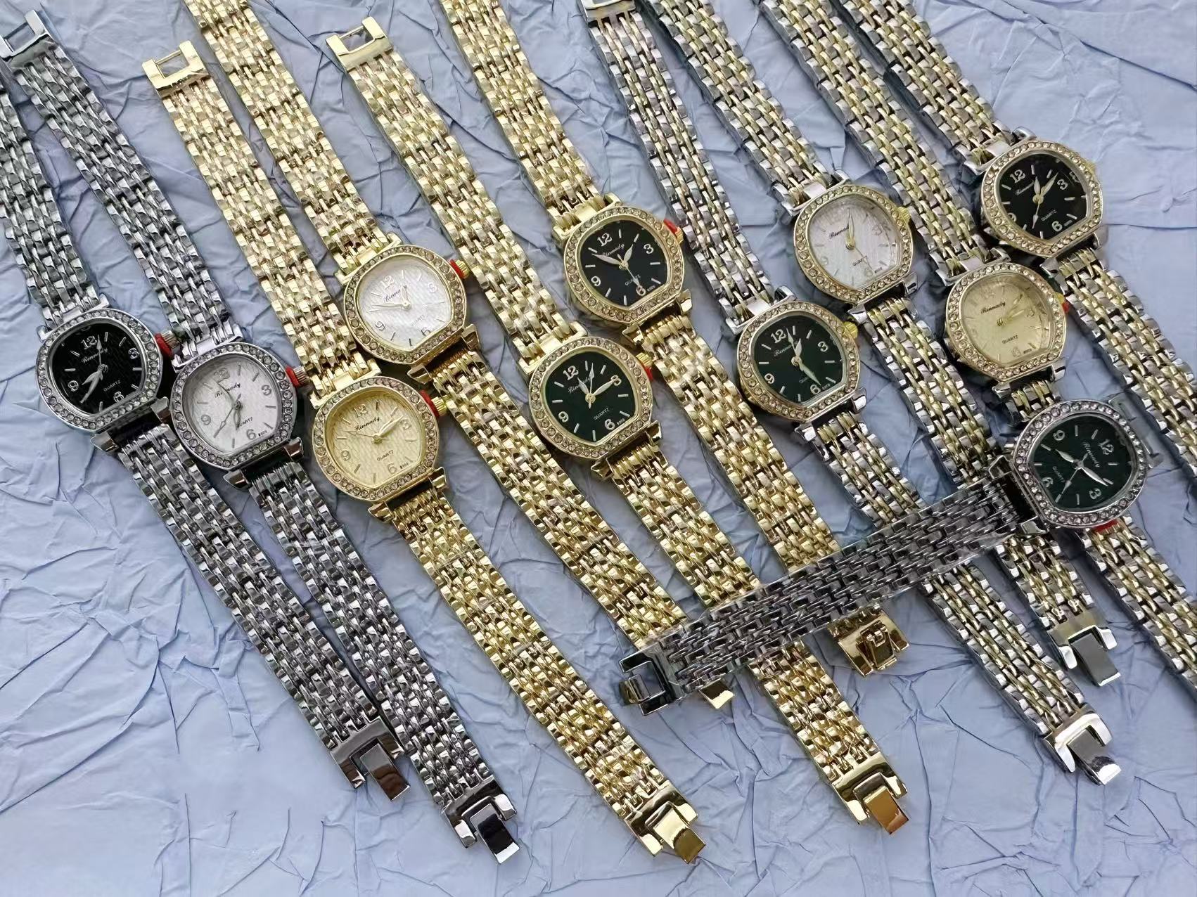 Watch manufacturers' diamond-encrusted gold, silver and quartz watches, waterproof for daily life, fashionable and trendy, classic design, couple clothing and accessory watches 2 details Picture
