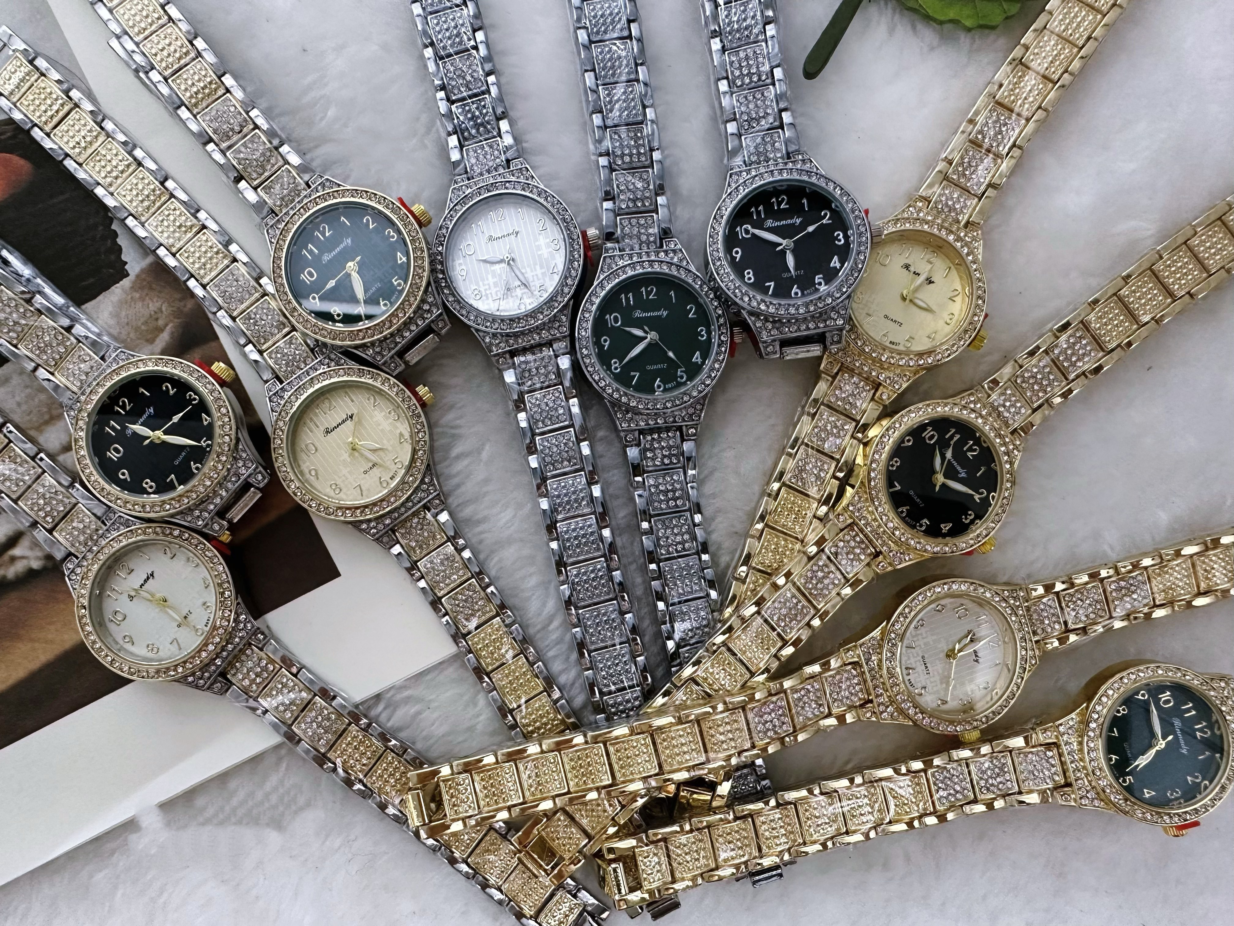 Diamond-encrusted gold, silver and quartz watches from watch manufacturers, fashionable and trendy classic designs, couple clothing accessories watches 7 details Picture