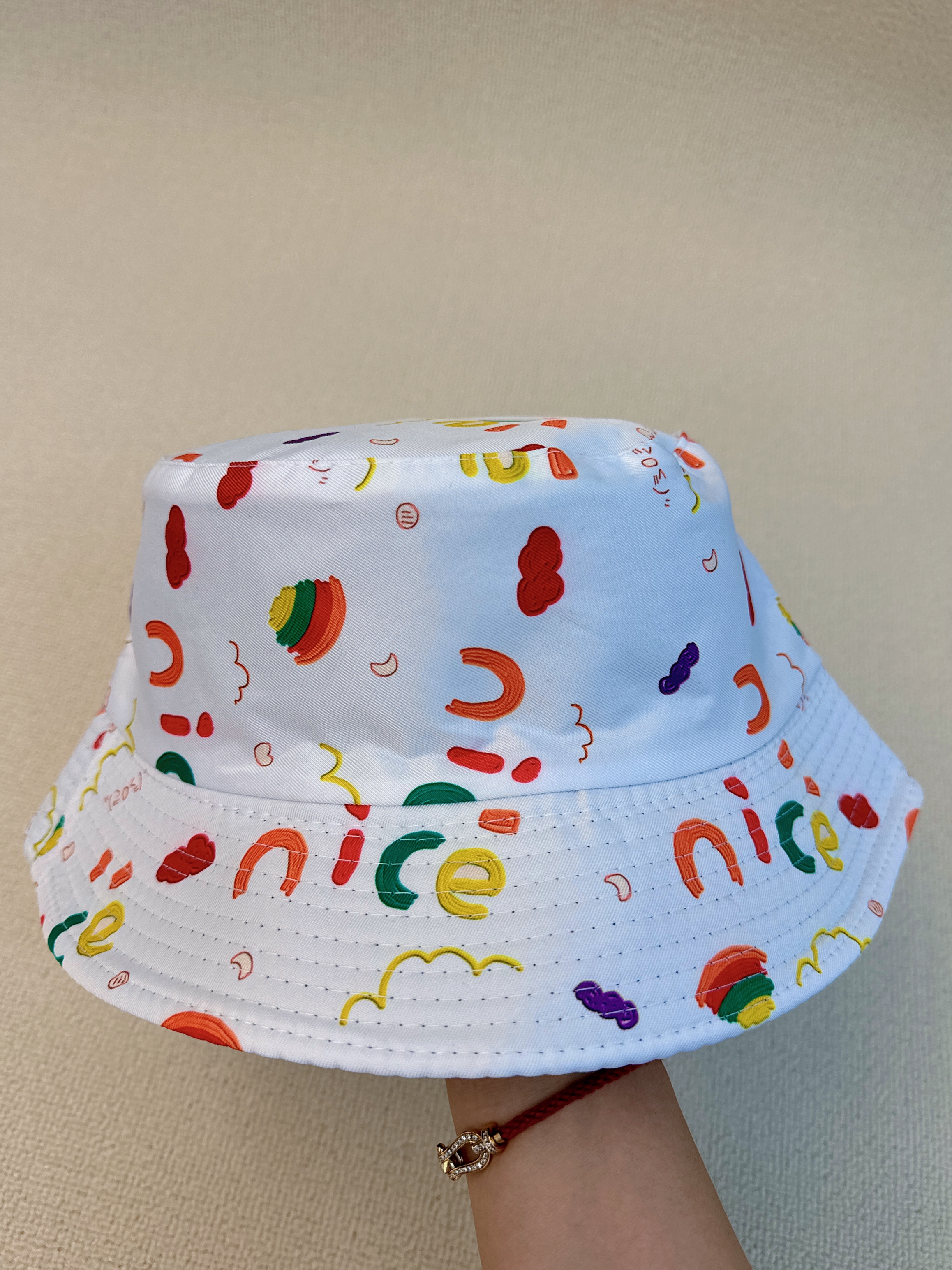 New spring and summer style, cute cartoon letters, unisex, fashionable and versatile, double-sided fisherman's hat, outdoor sun protection and shade, cool and portable hat, adult style details Picture