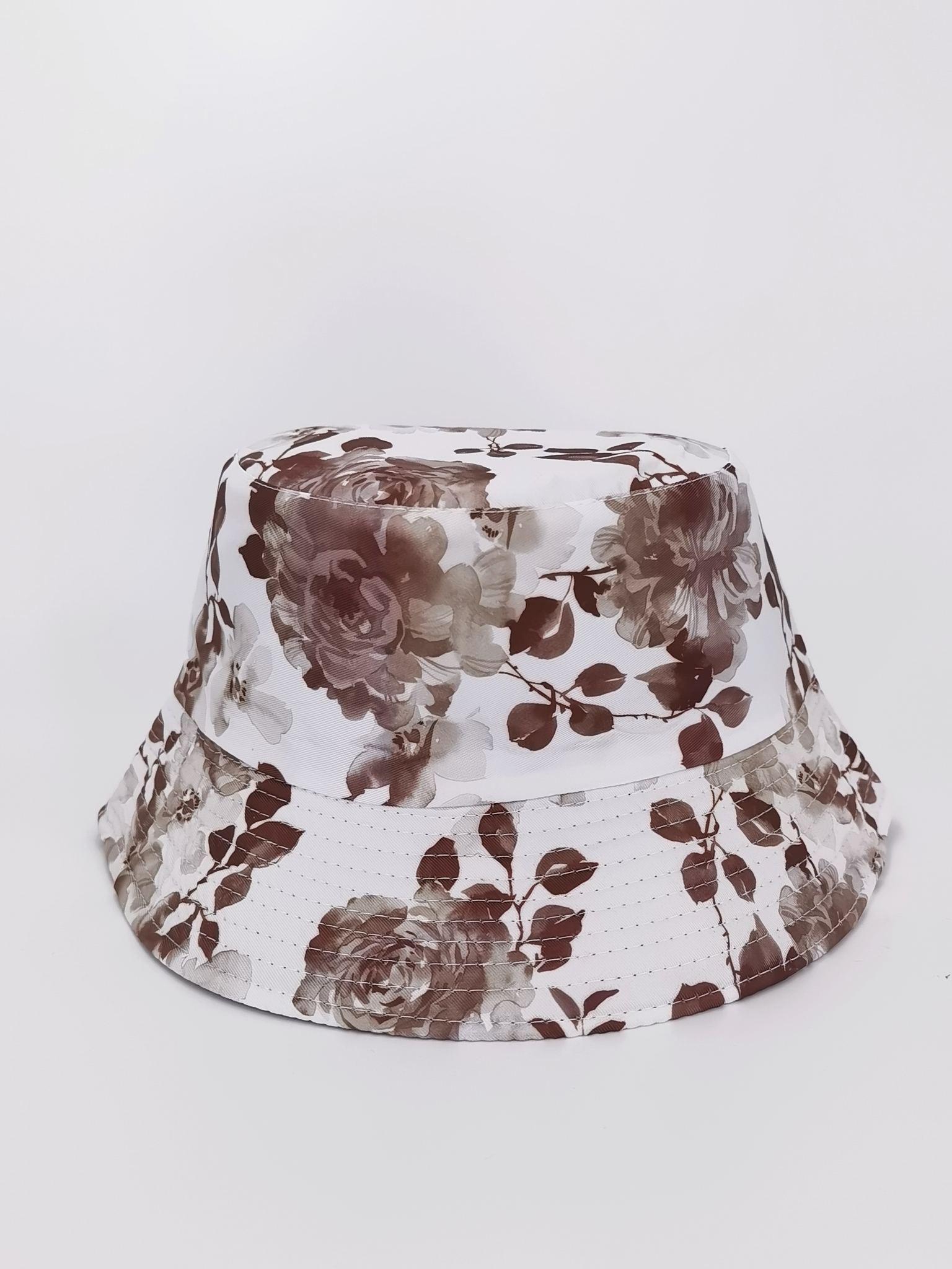 Spring and summer ink-dyed graffiti gradient large flower style, fashionable and versatile, double-sided fisherman's hat, outdoor sun protection, cool and portable hat, hat, hat Application Scenario