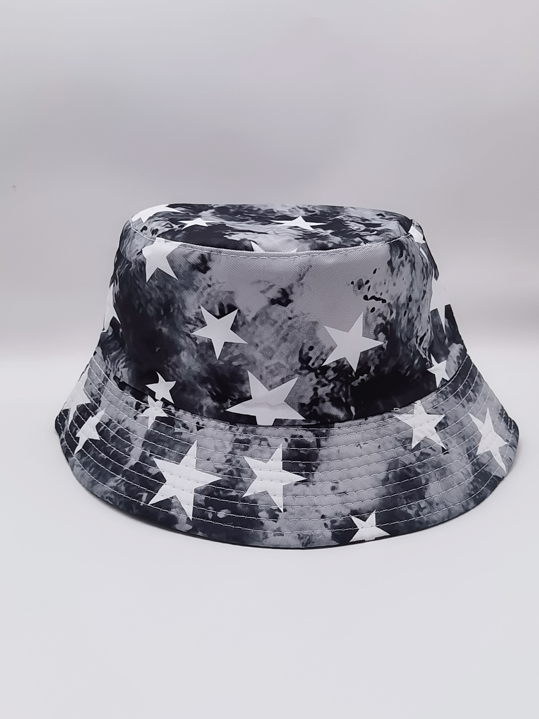 In spring and summer, five-pointed star gradient tie-dyed hats are popular in Europe and America. They are fashionable and versatile for both men and women. Double-sided fisherman hats are suitable for outdoor sun protection and shade. They are cool and portable hats for adults full figure